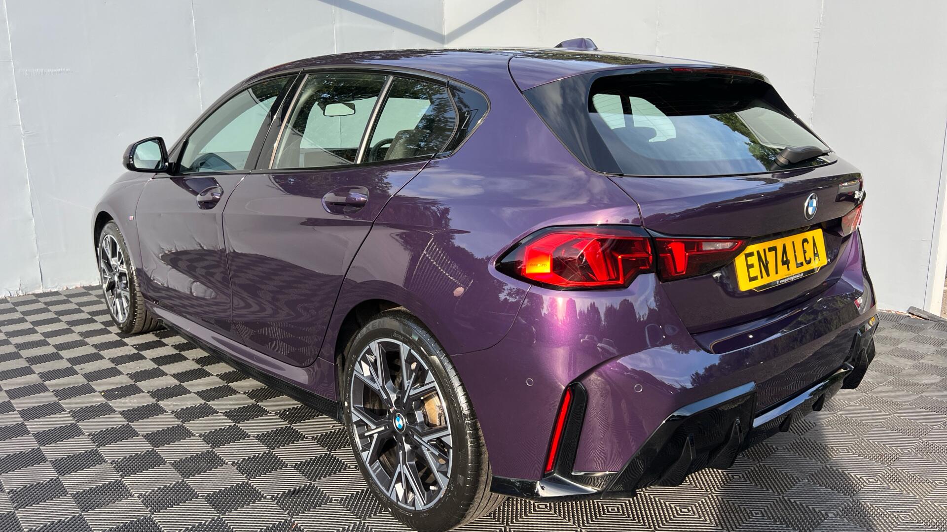 BMW 1 Series view 29