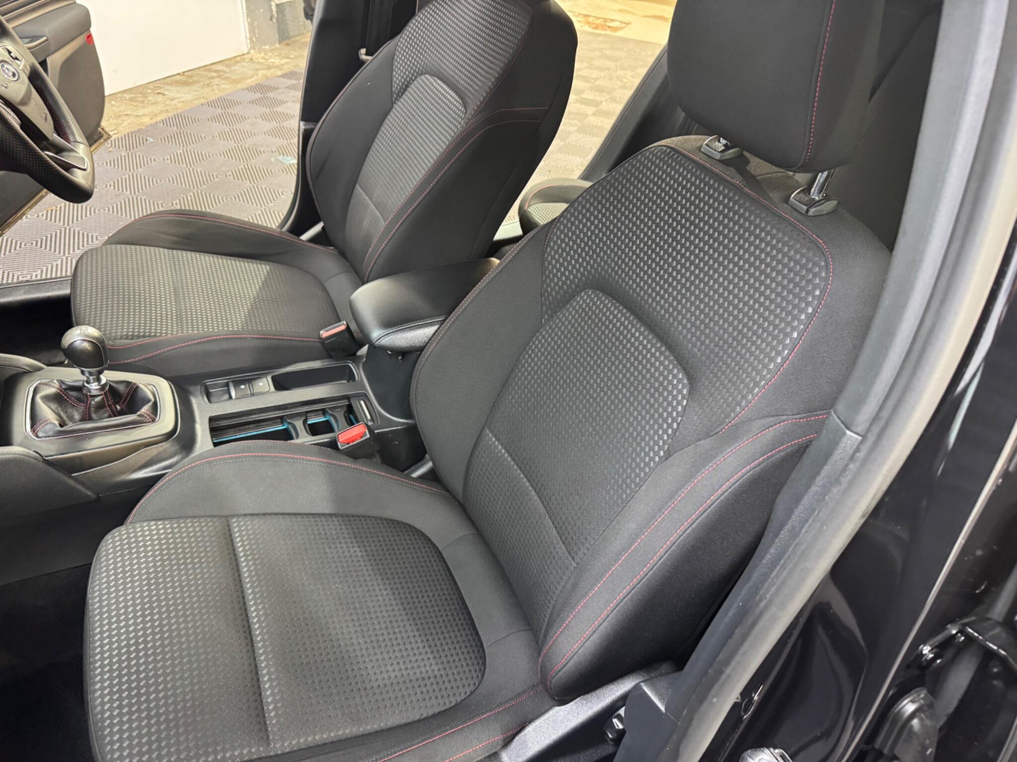 Ford Focus view 41