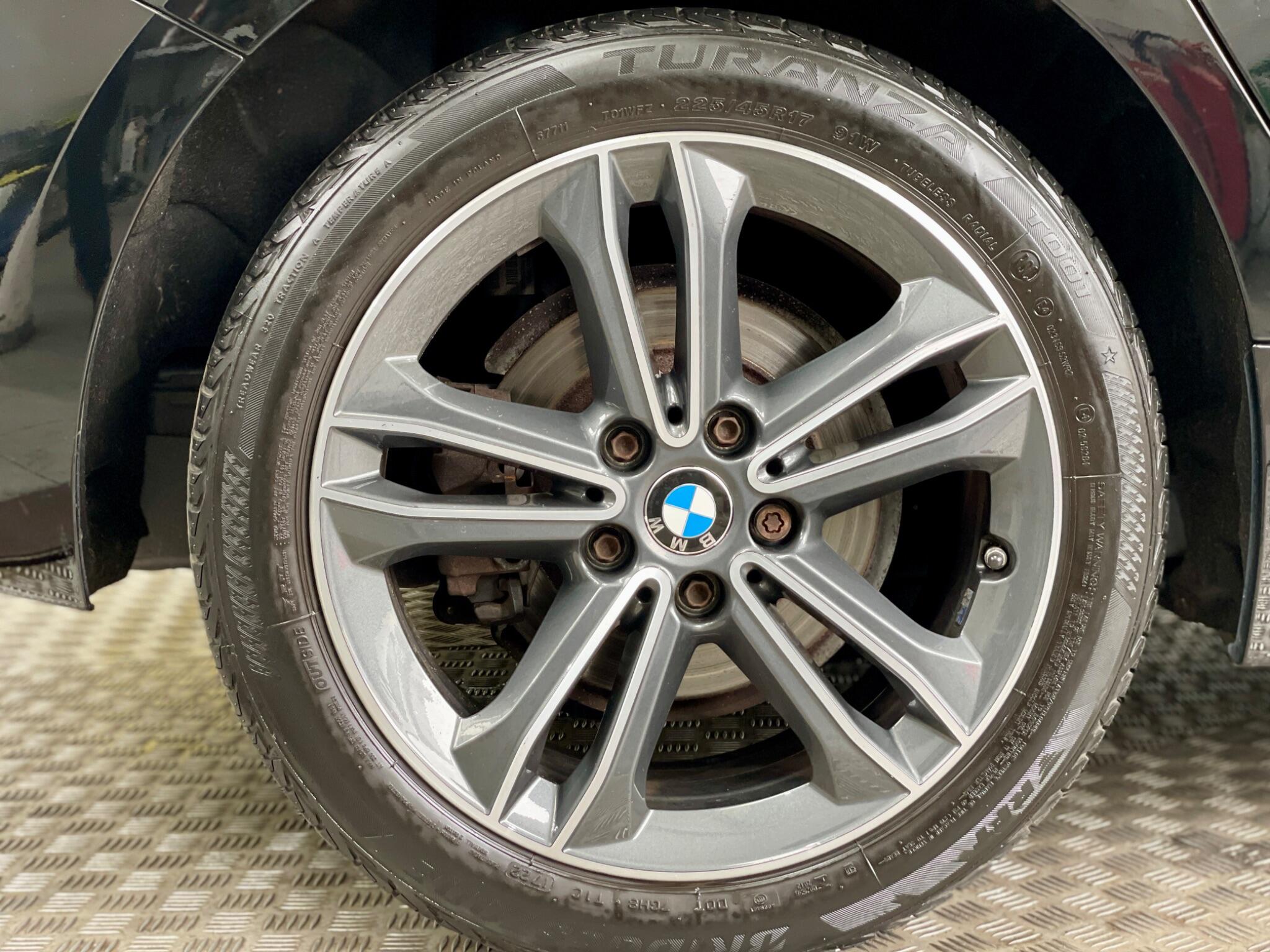 BMW 1 Series view 13