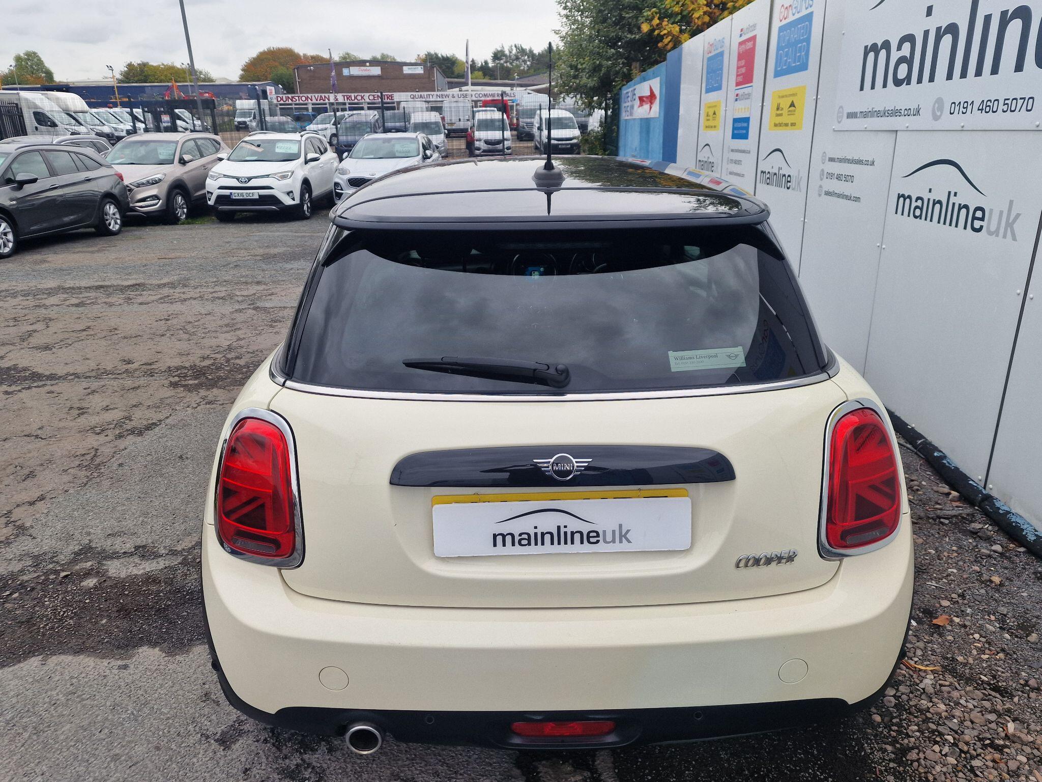 MINI Hatch view 17