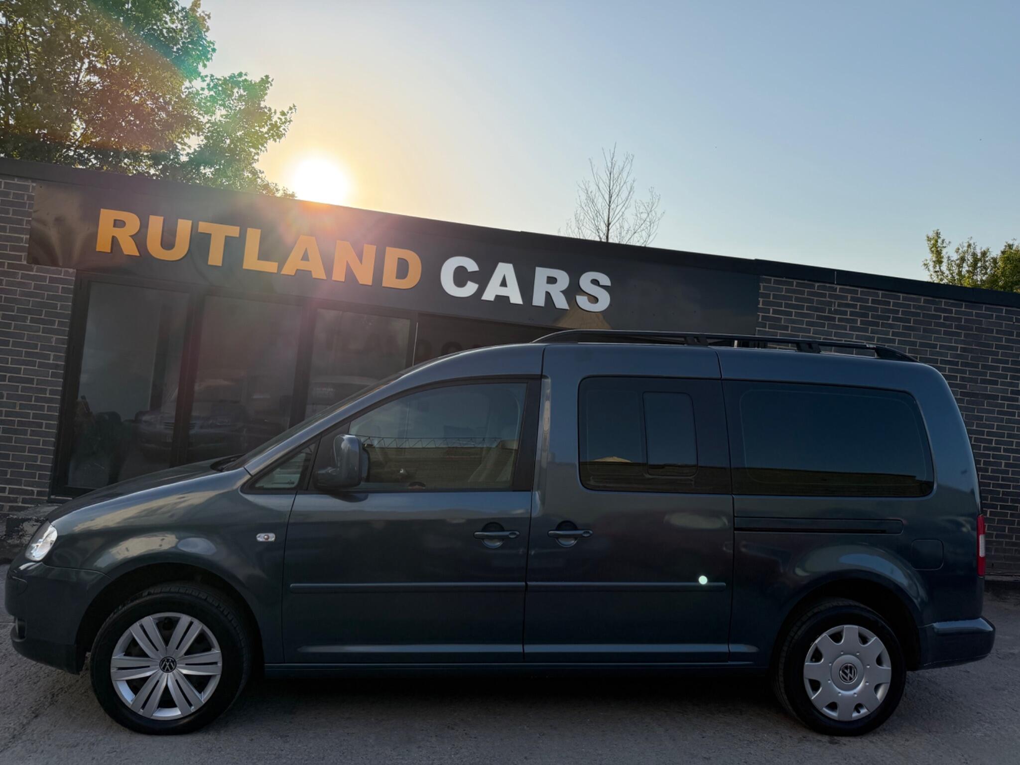Volkswagen Caddy Maxi Life view 4