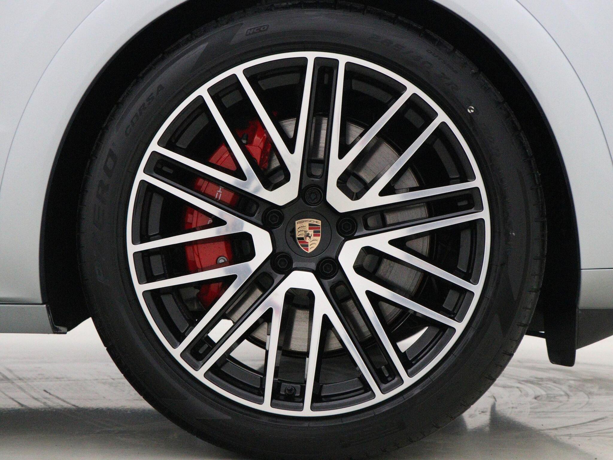 Porsche Cayenne view 4