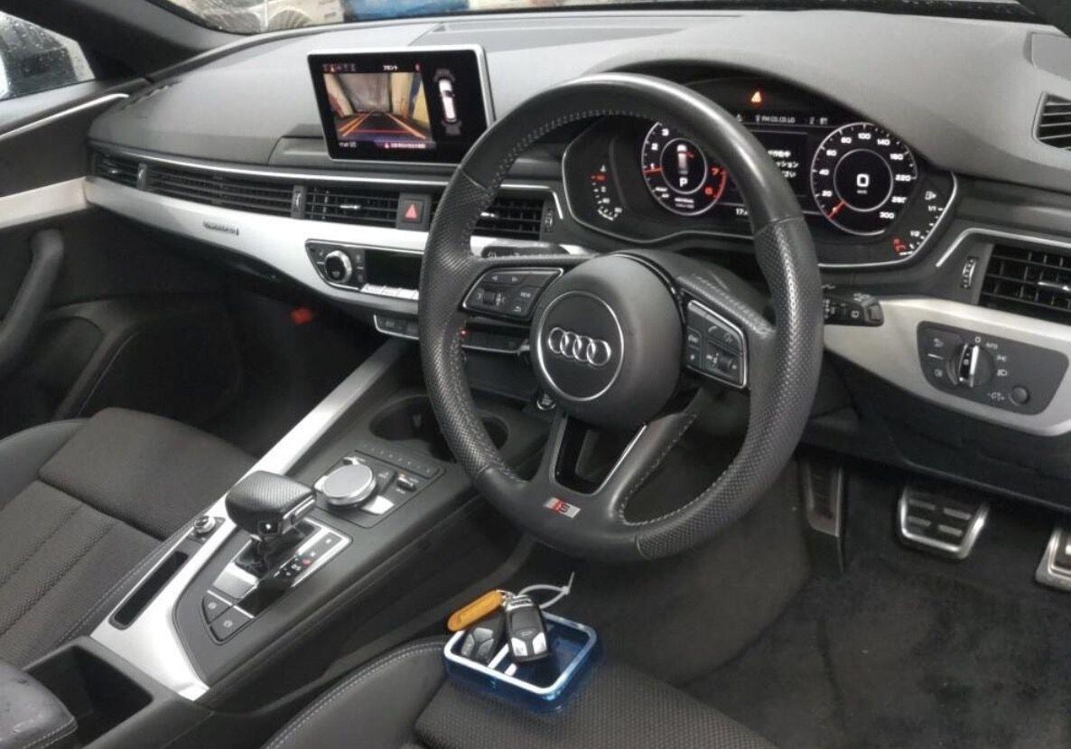Audi A4 view 5