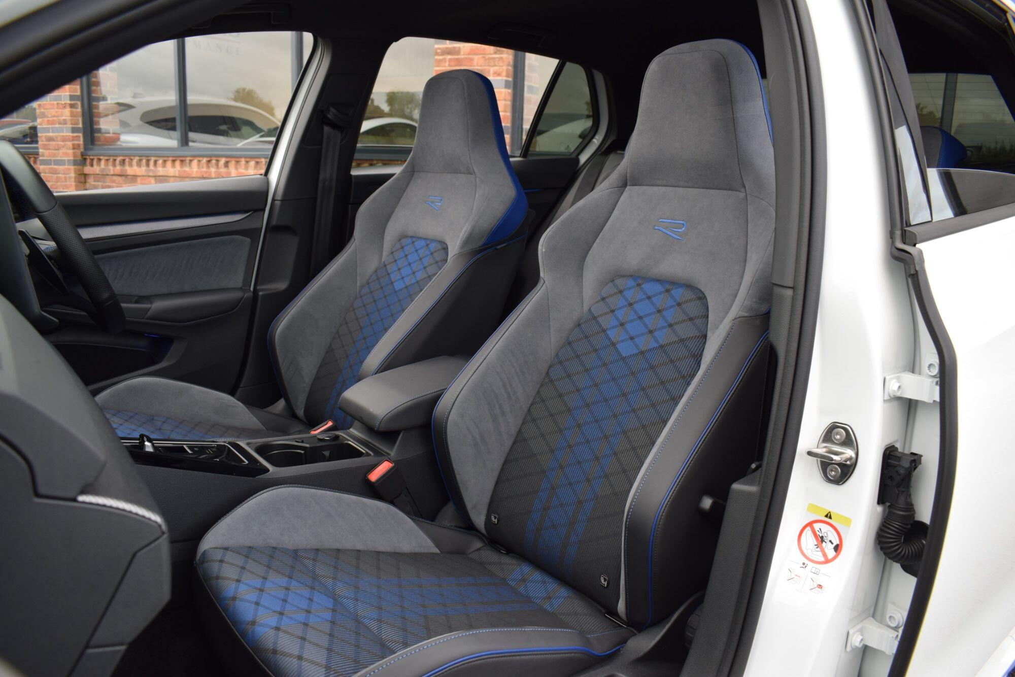 Volkswagen Golf view 32