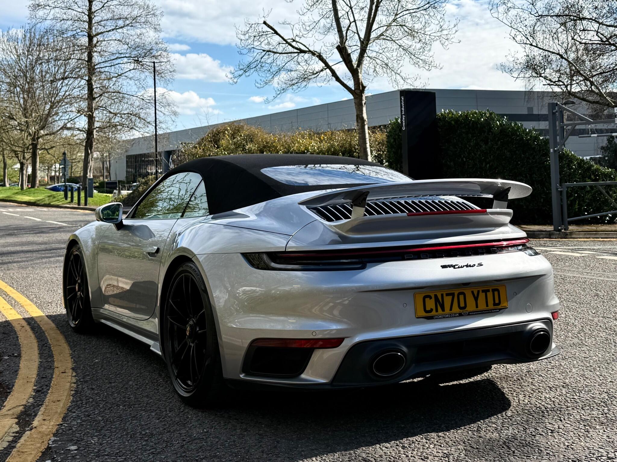 Porsche 911 view 21