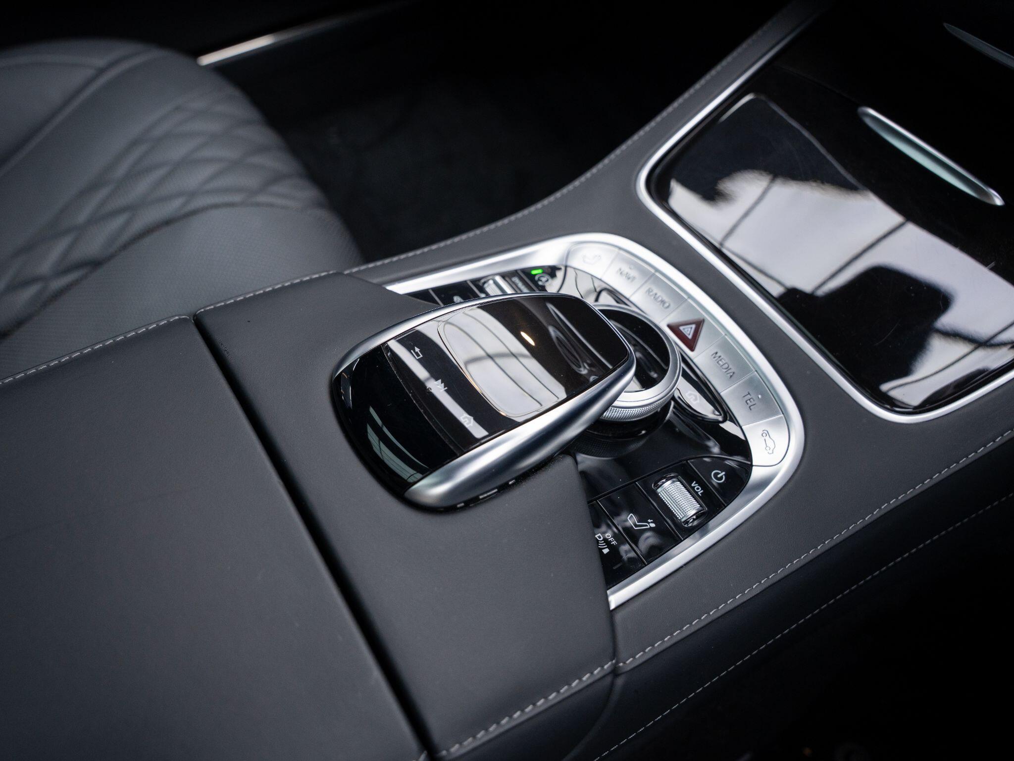 Mercedes-Benz S-Class view 36