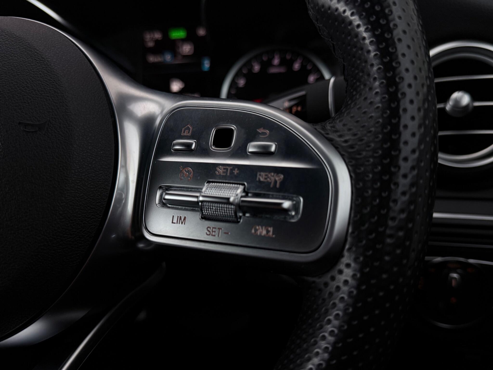 Mercedes-Benz C-Class view 15