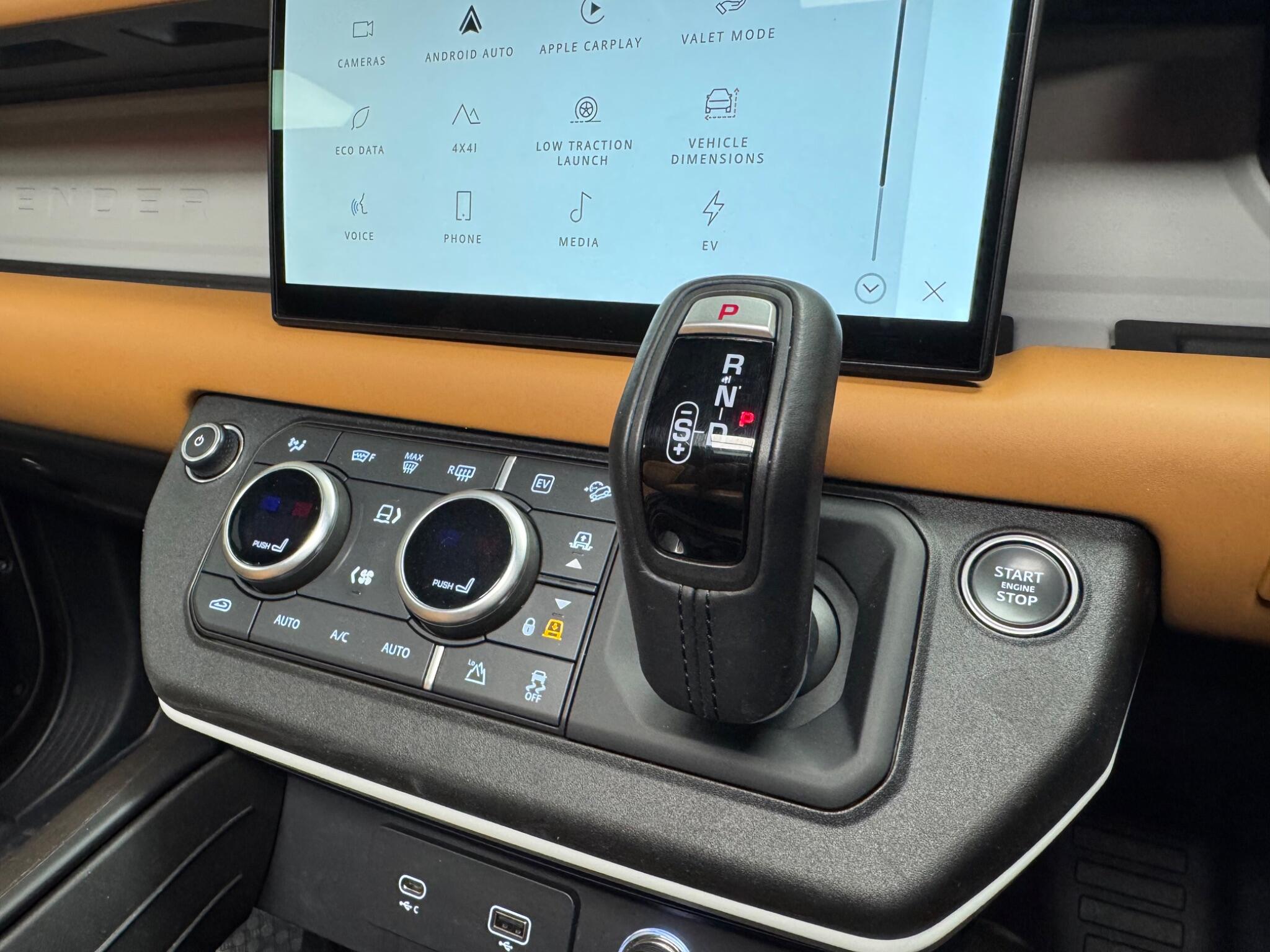 Land Rover Defender view 9