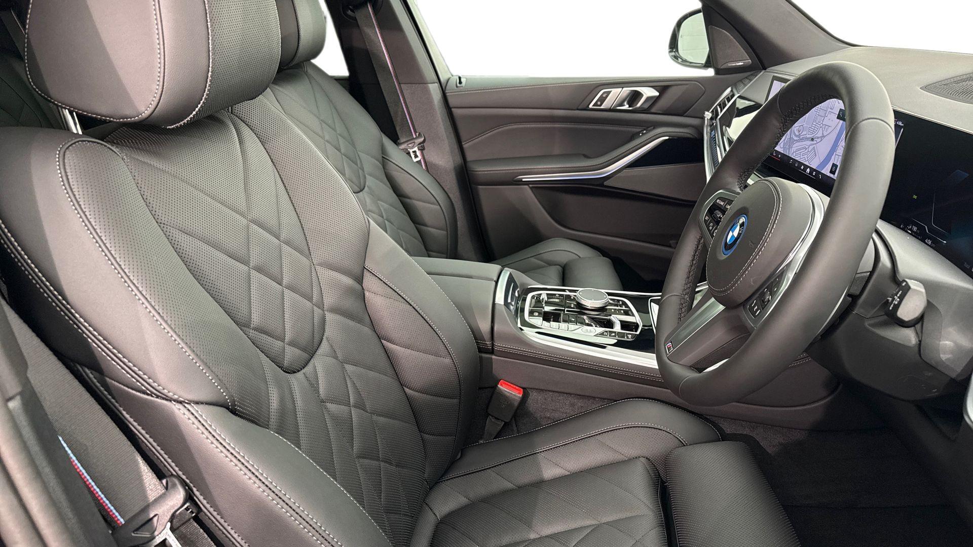 BMW X5 view 11