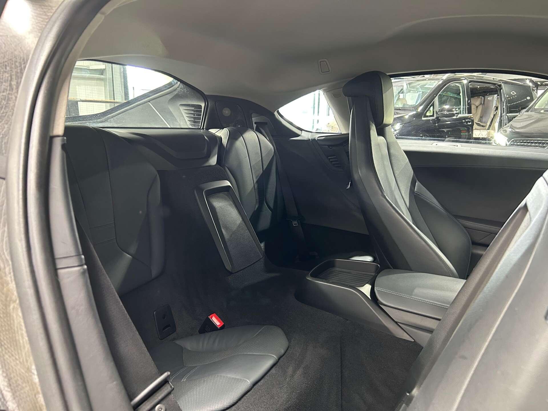 BMW I8 view 34