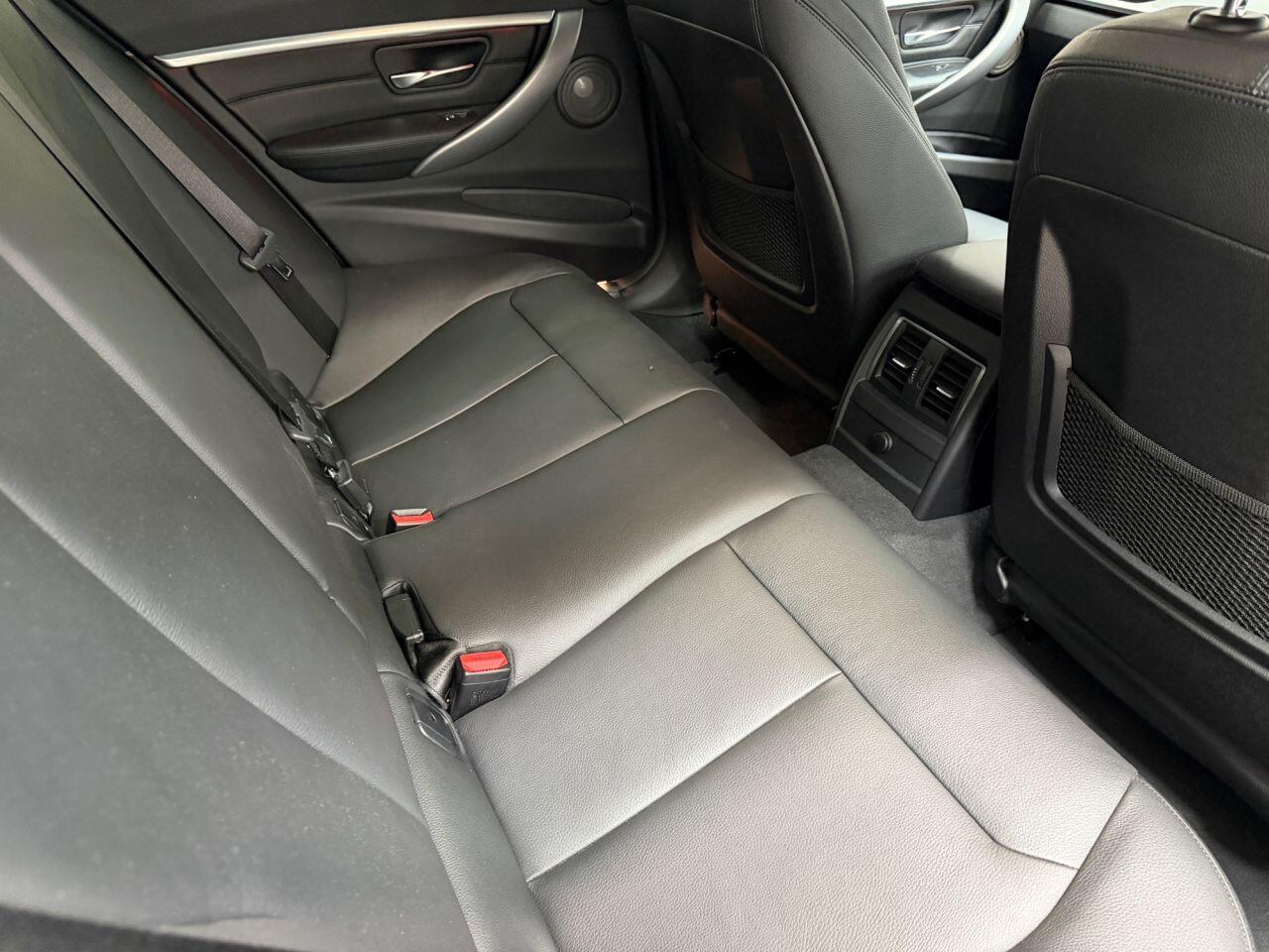 BMW 3 Series view 28