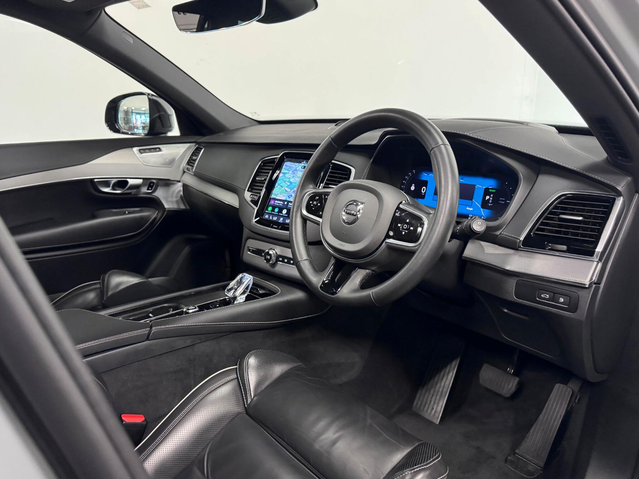 Volvo XC90 view 39