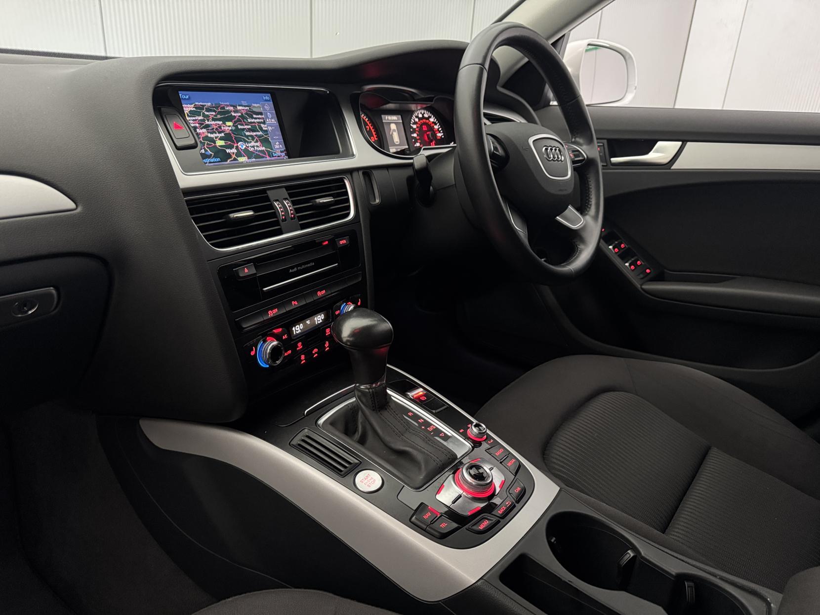 Audi A4 Avant view 76