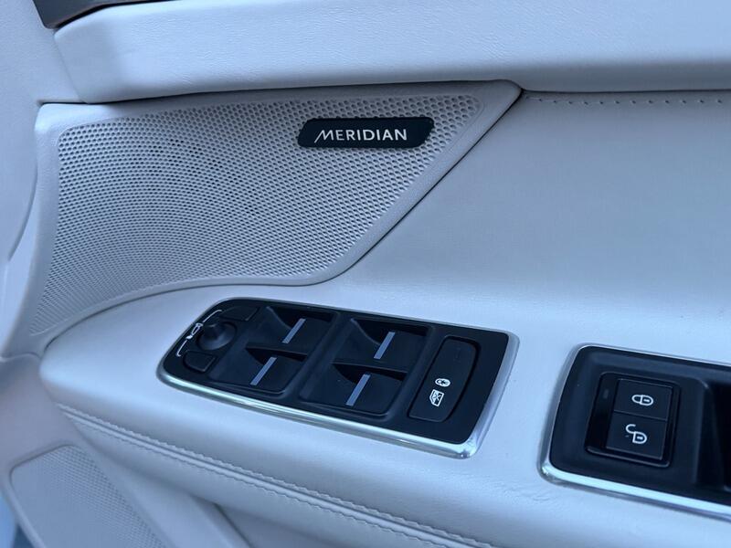 Jaguar XF view 57