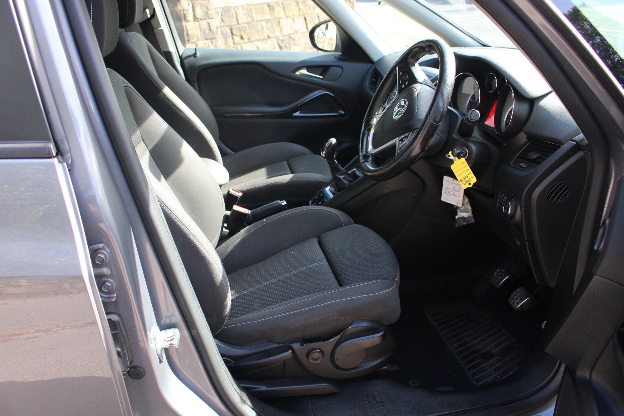 Vauxhall Zafira Tourer view 23
