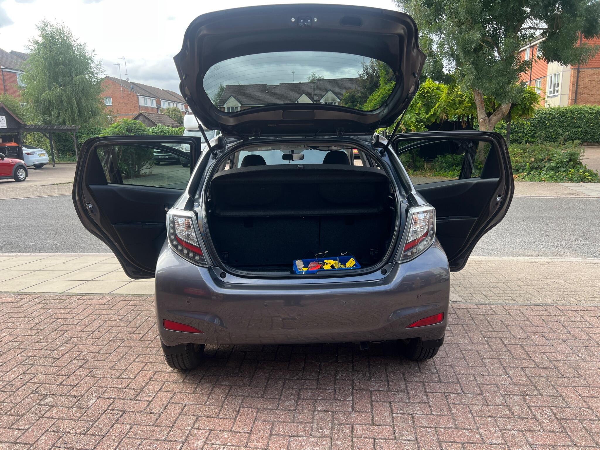 Toyota Yaris view 36