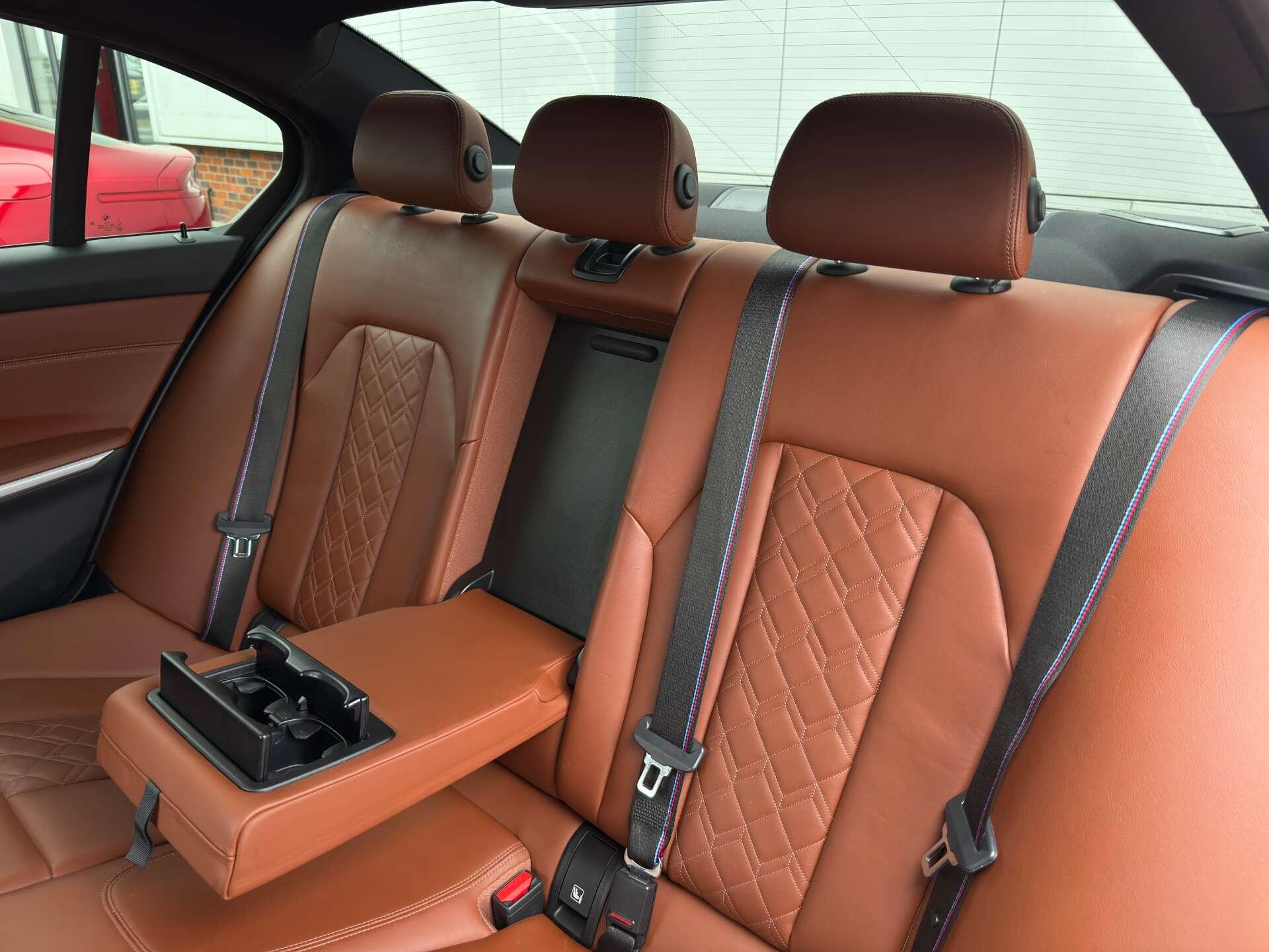 BMW 3 Series view 50