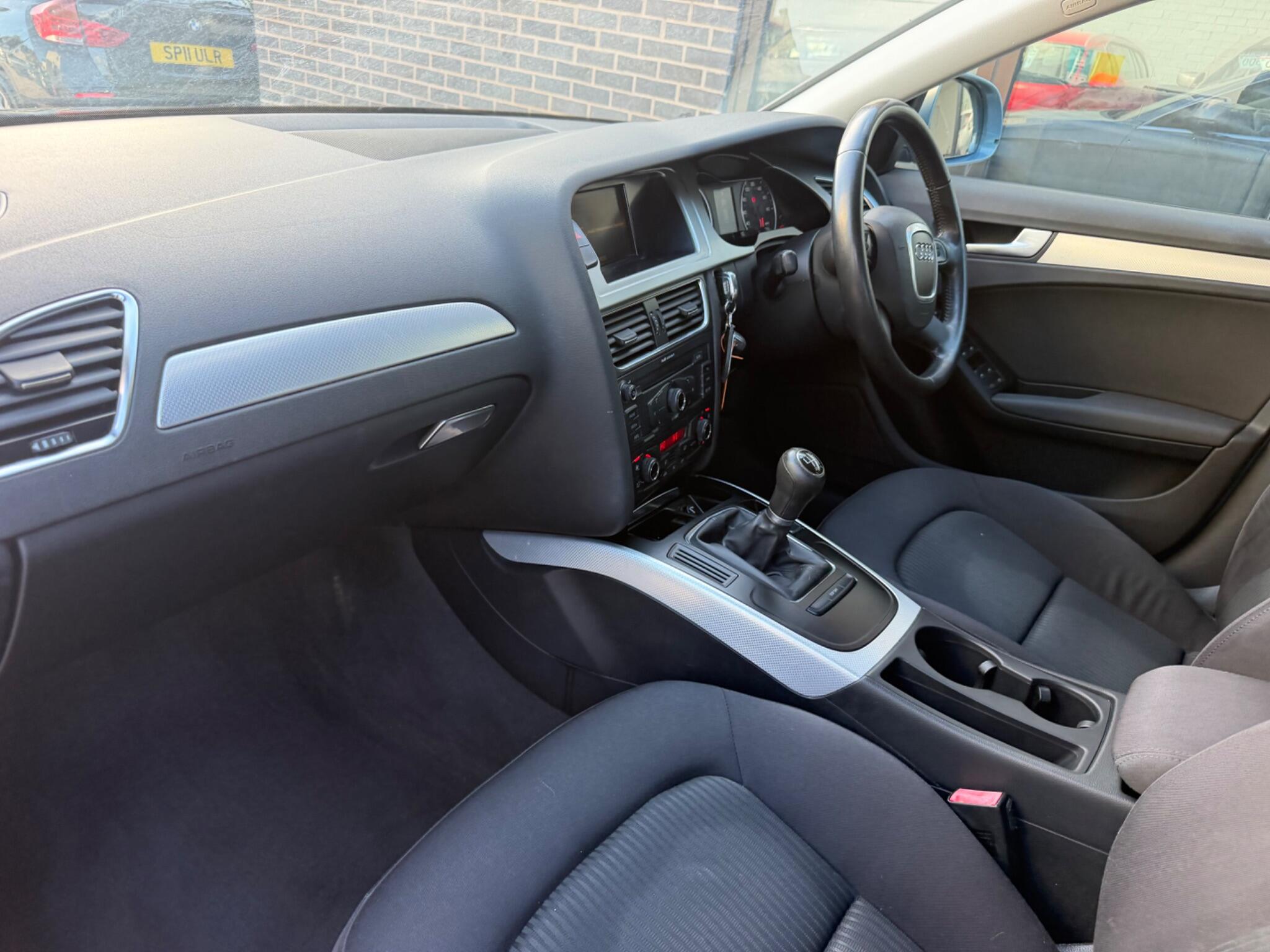 Audi A4 view 15