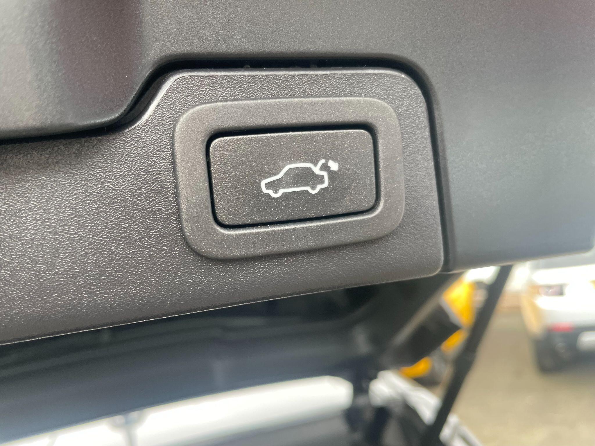 Land Rover Range Rover Evoque view 35
