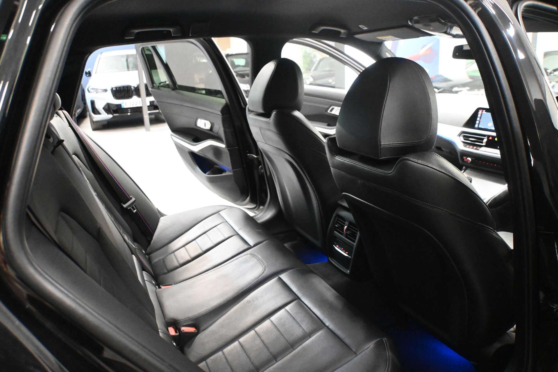 BMW 3 Series view 15