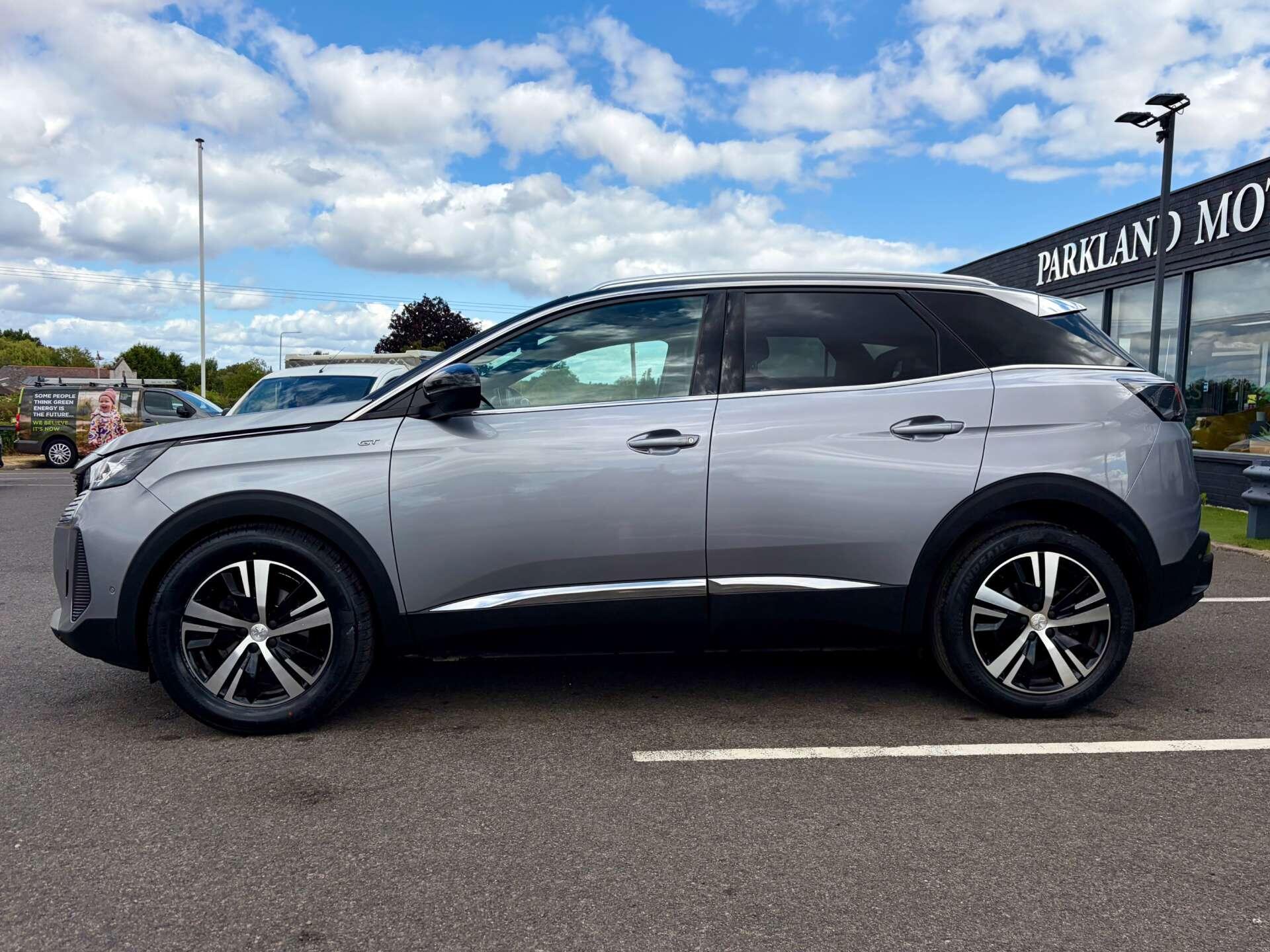 Peugeot 3008 view 5