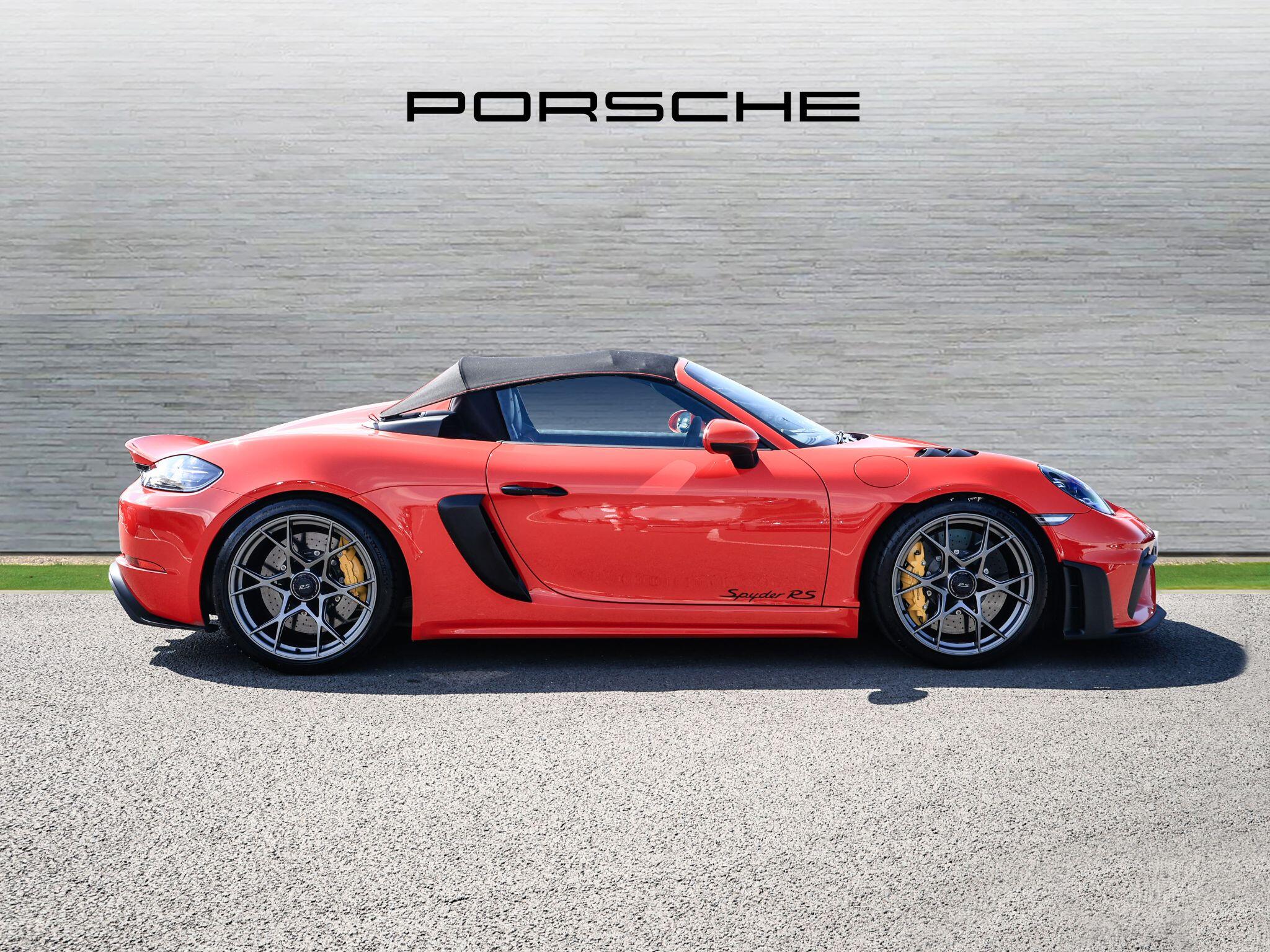 Porsche 718 Spyder view 35