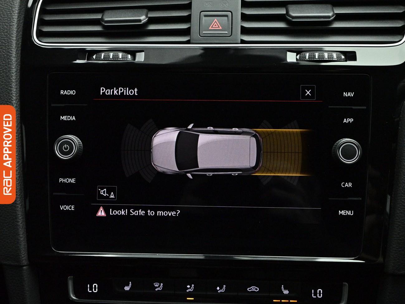 Volkswagen Golf view 3