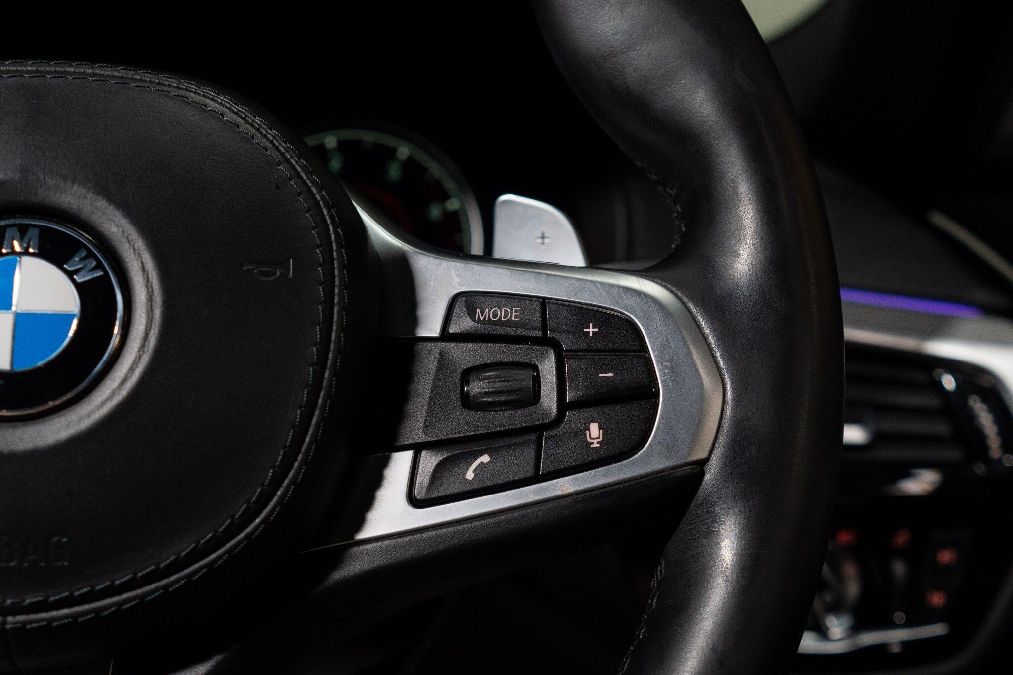 BMW 5 Series view 40