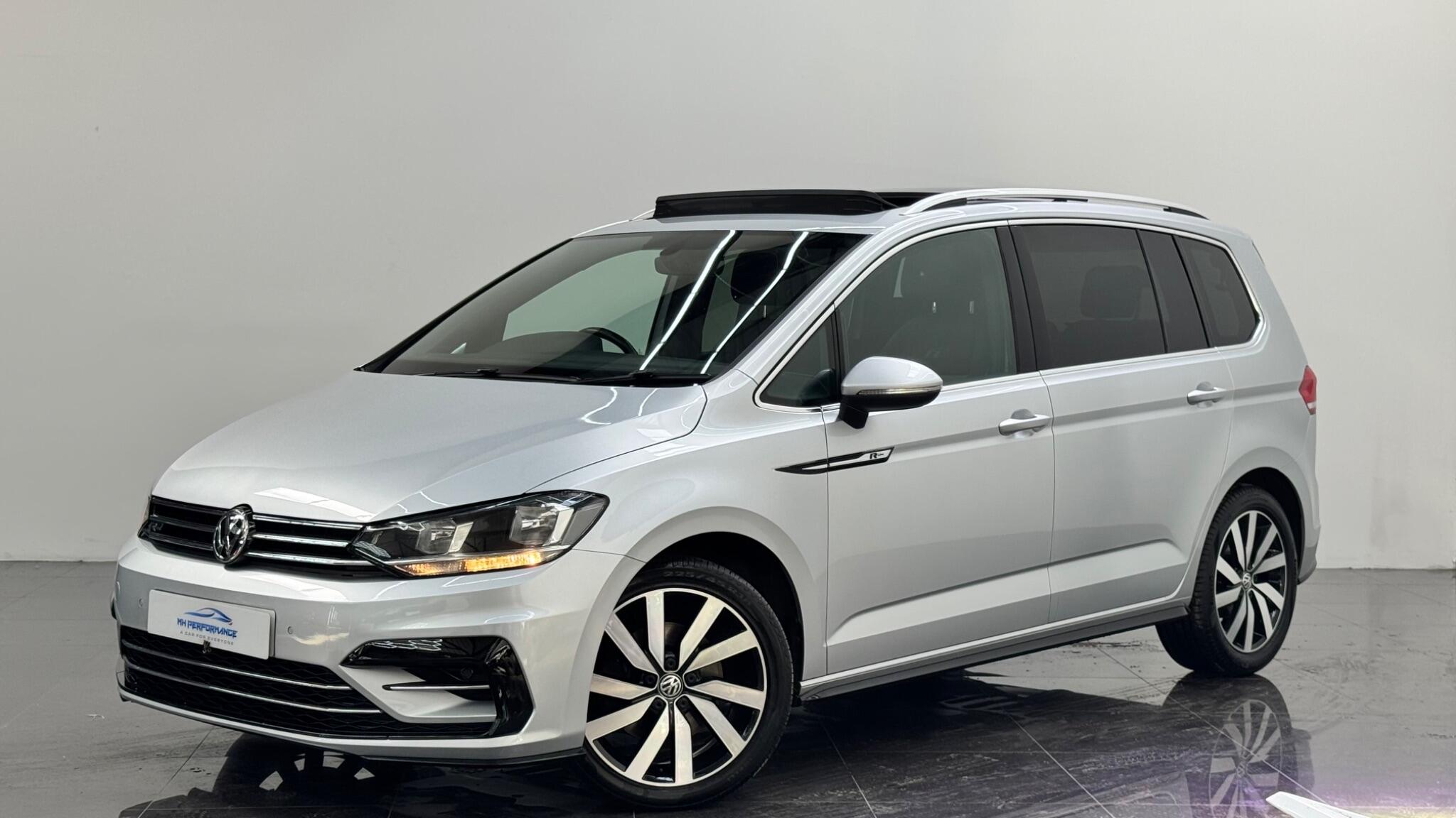 Volkswagen Touran view 6