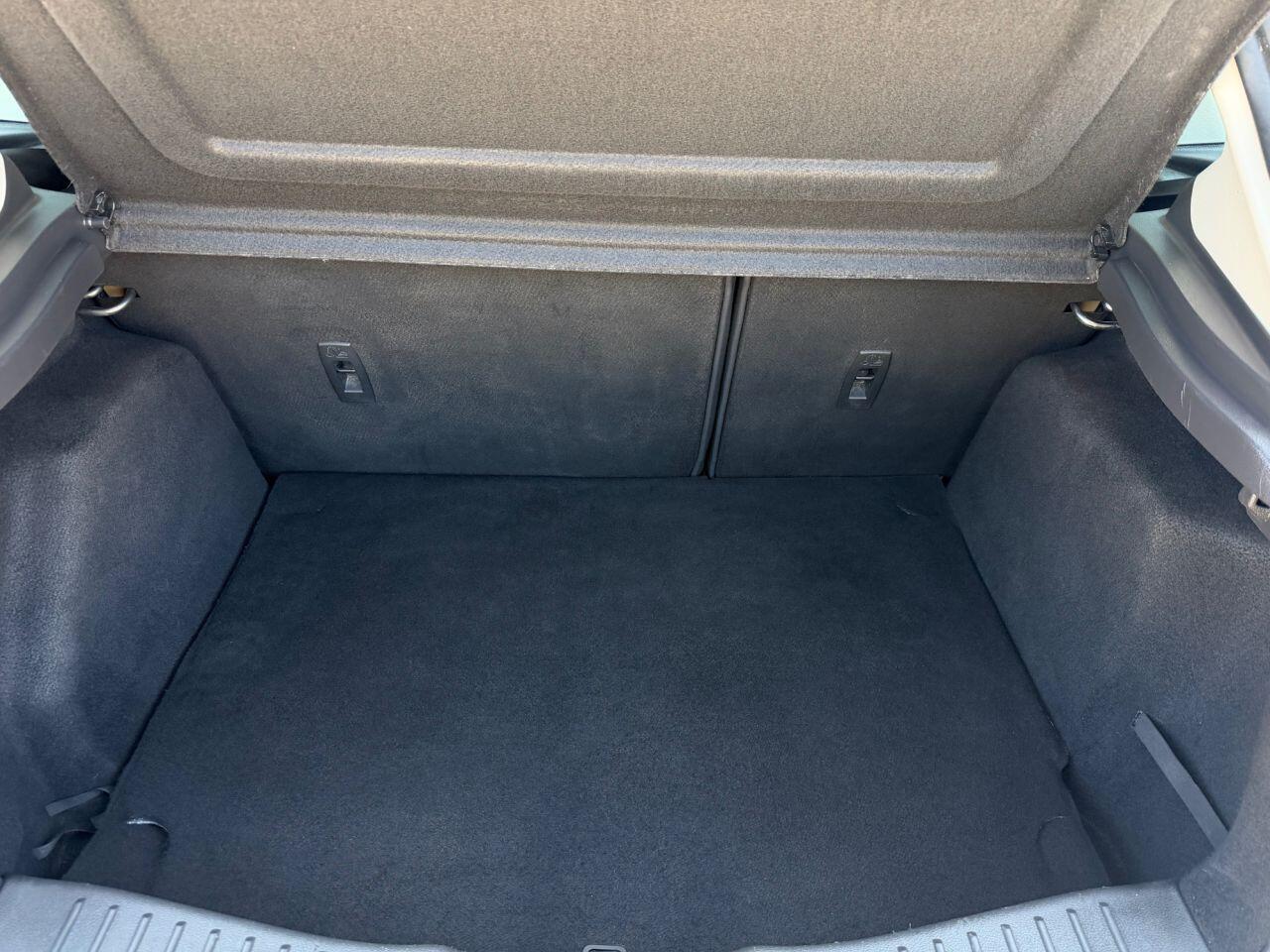 Ford Focus view 23