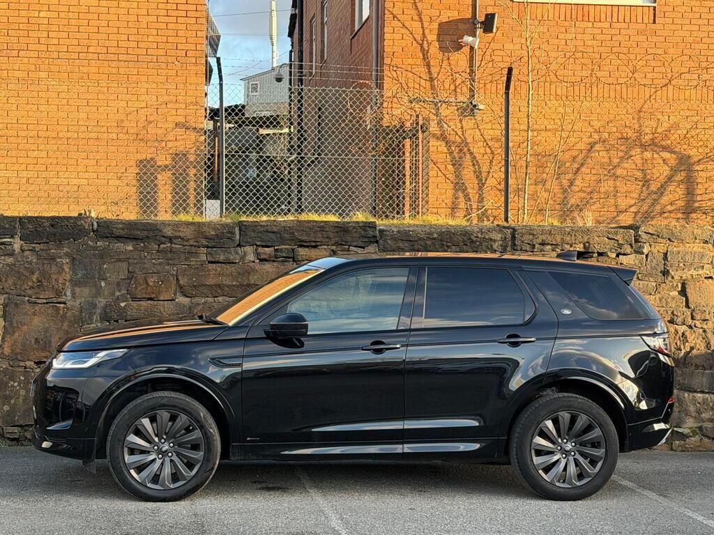Land Rover Discovery Sport view 4