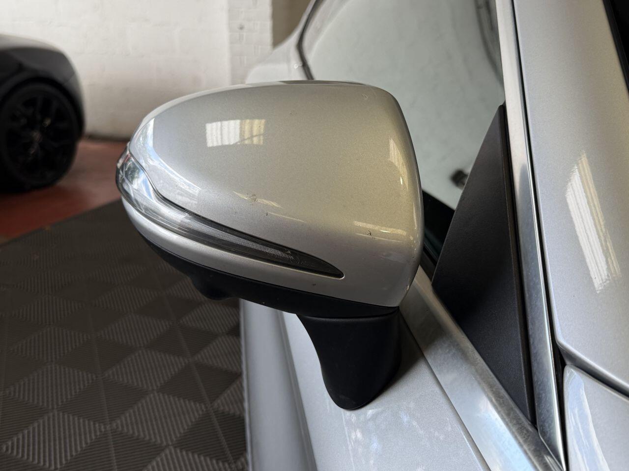 Mercedes-Benz C Class view 24