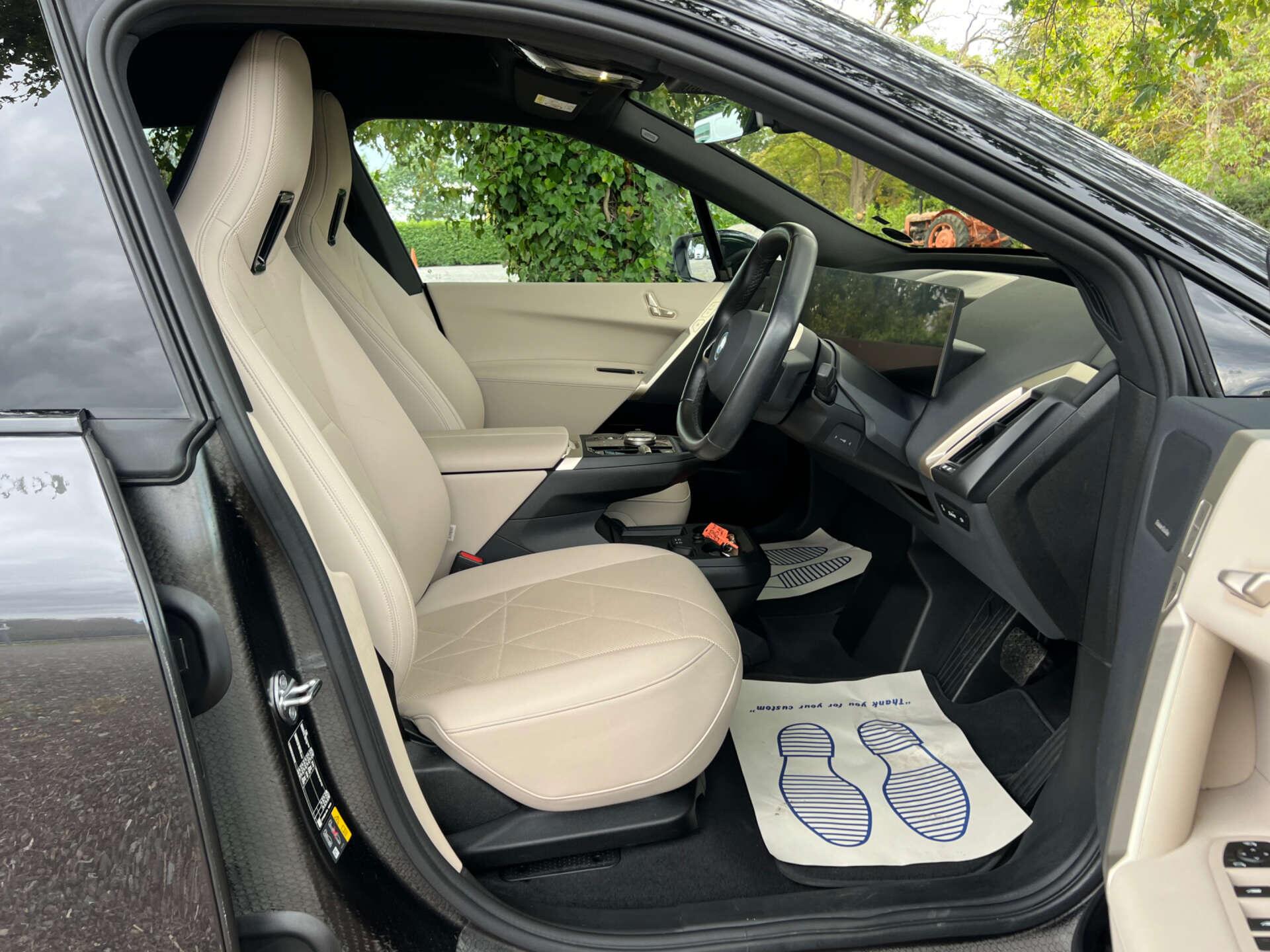 BMW iX view 35