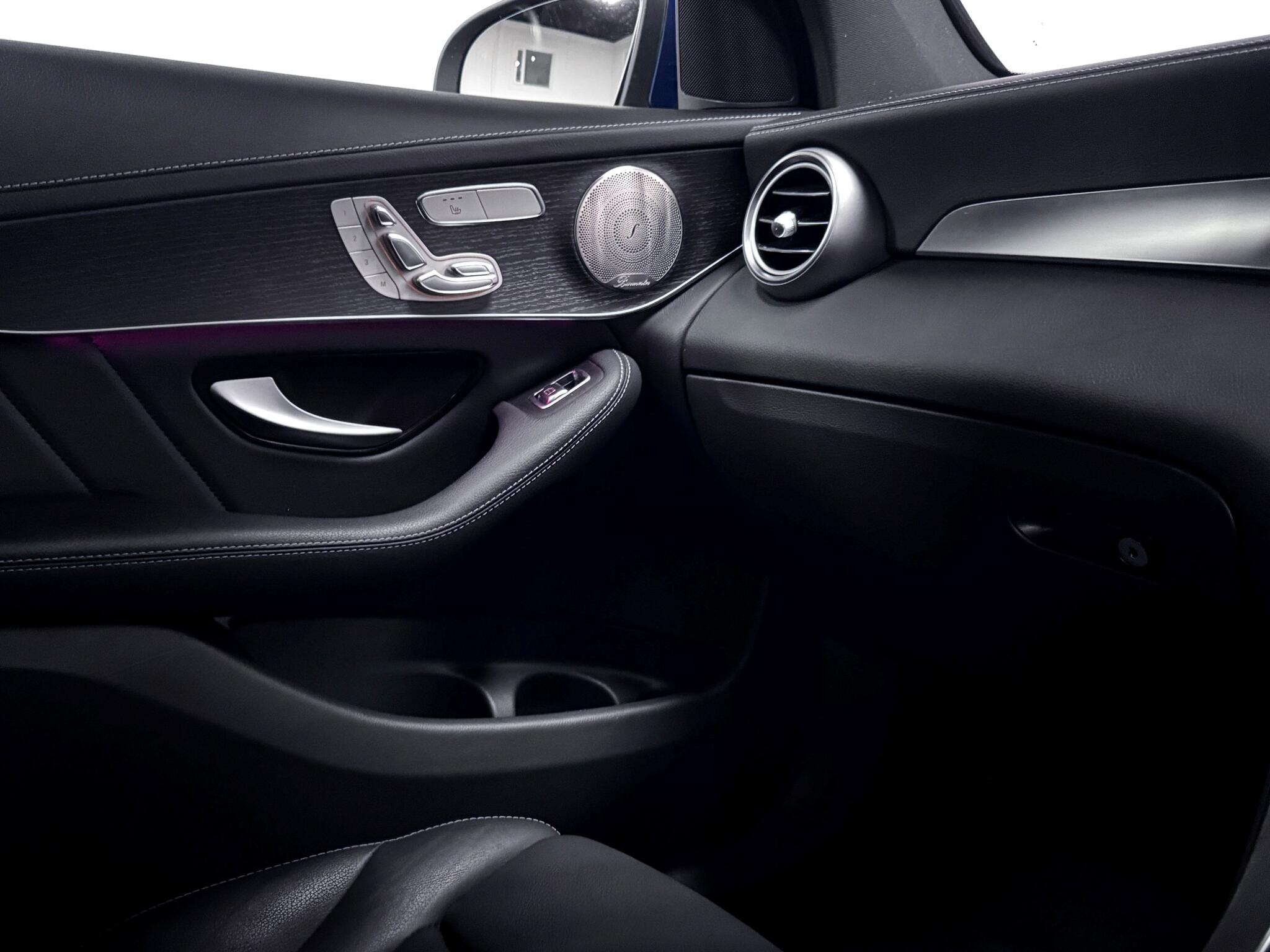 Mercedes-Benz GLC view 33