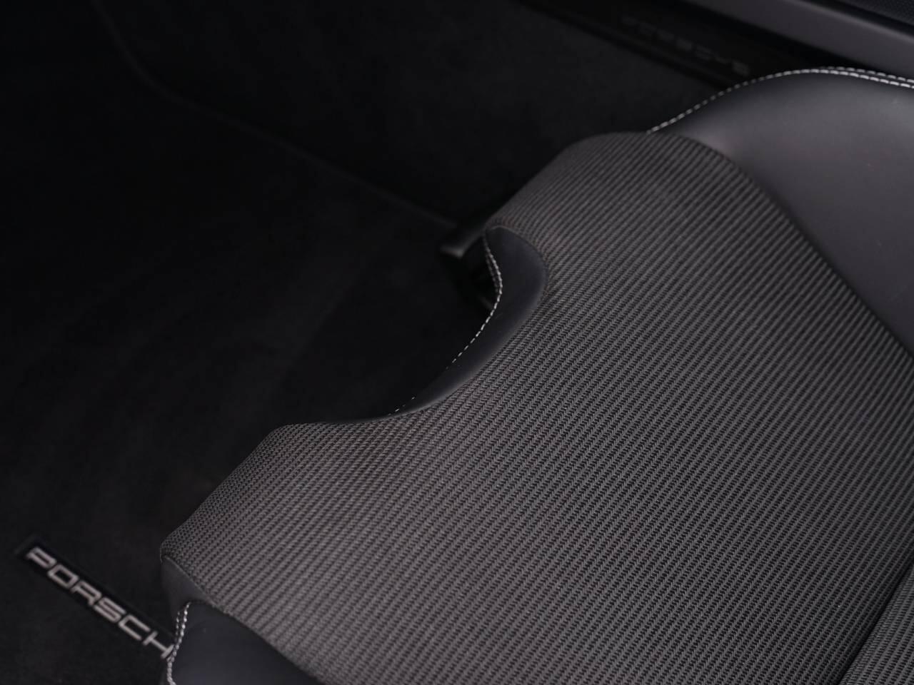 Porsche 911 view 23