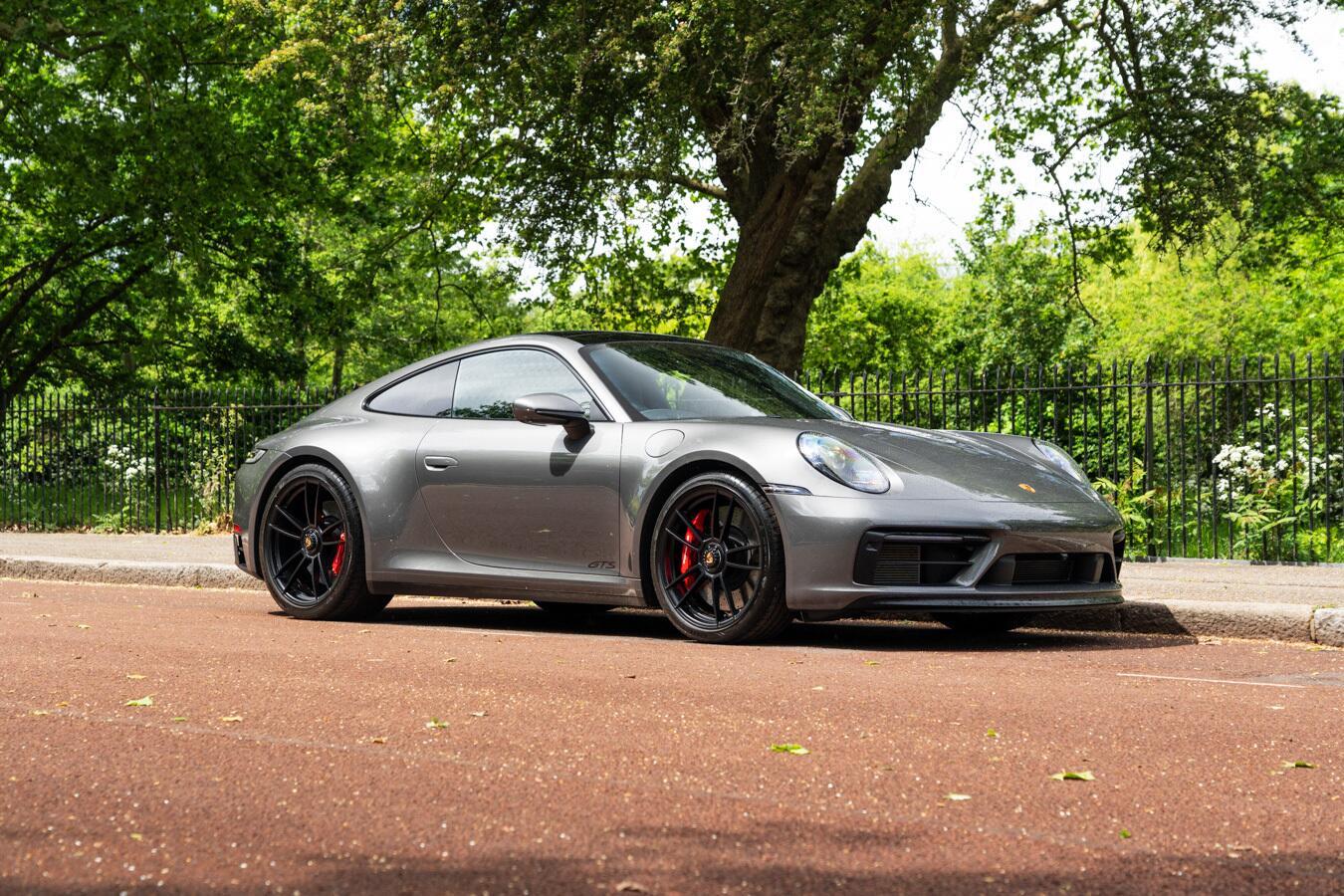 Porsche 911 main image