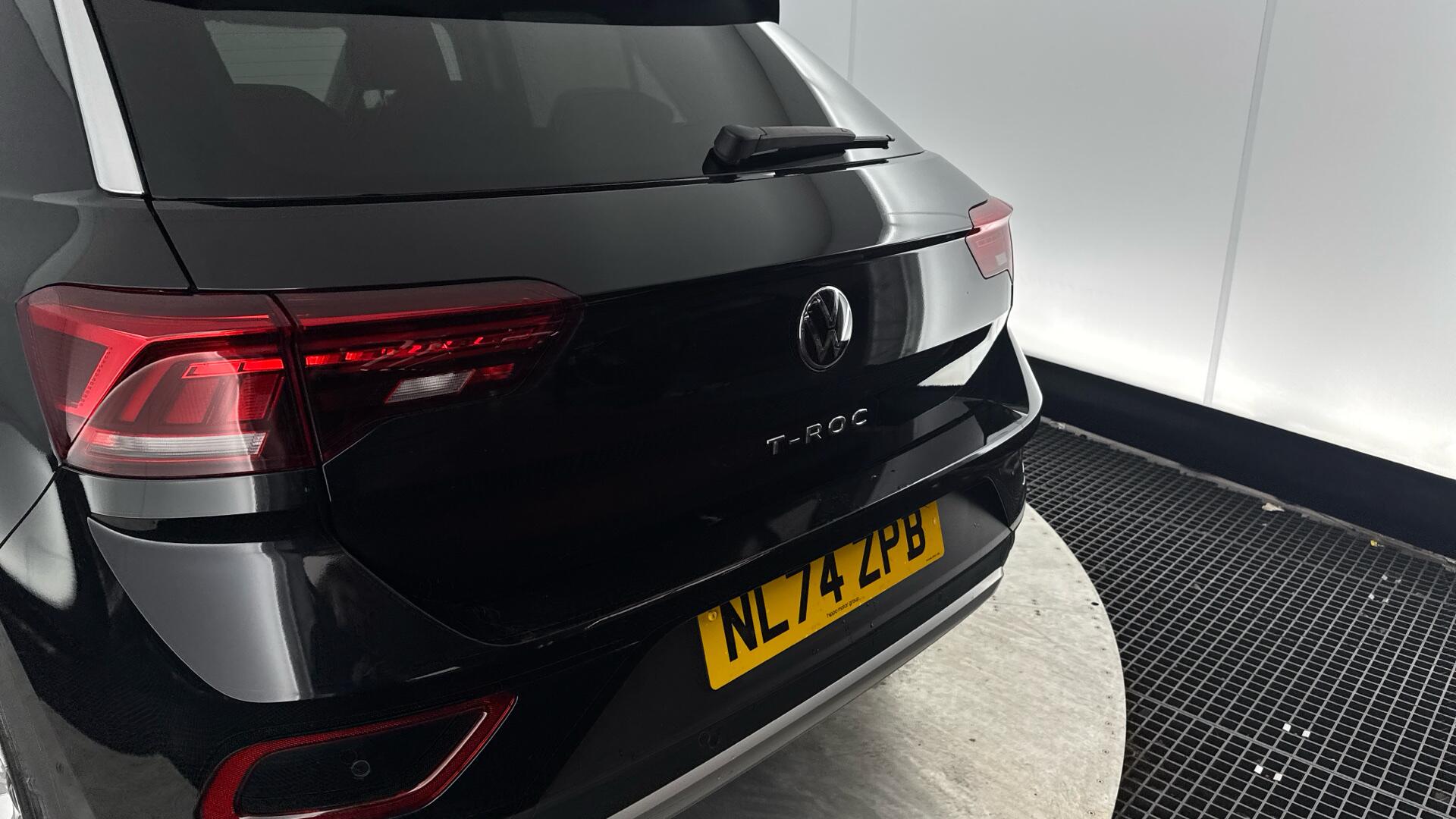 Volkswagen T-Roc view 23