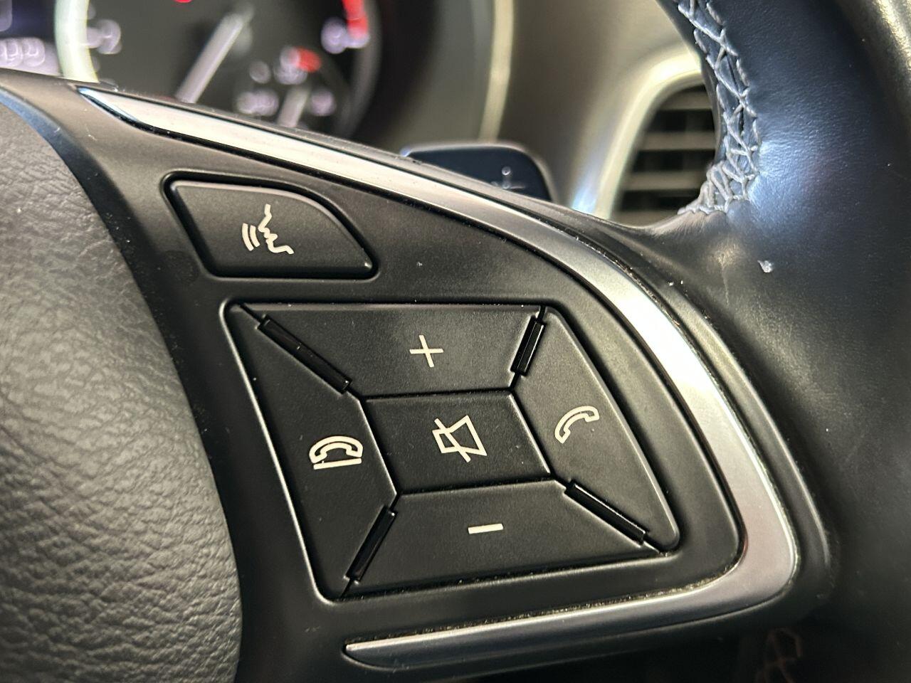 Infiniti Q30 view 29