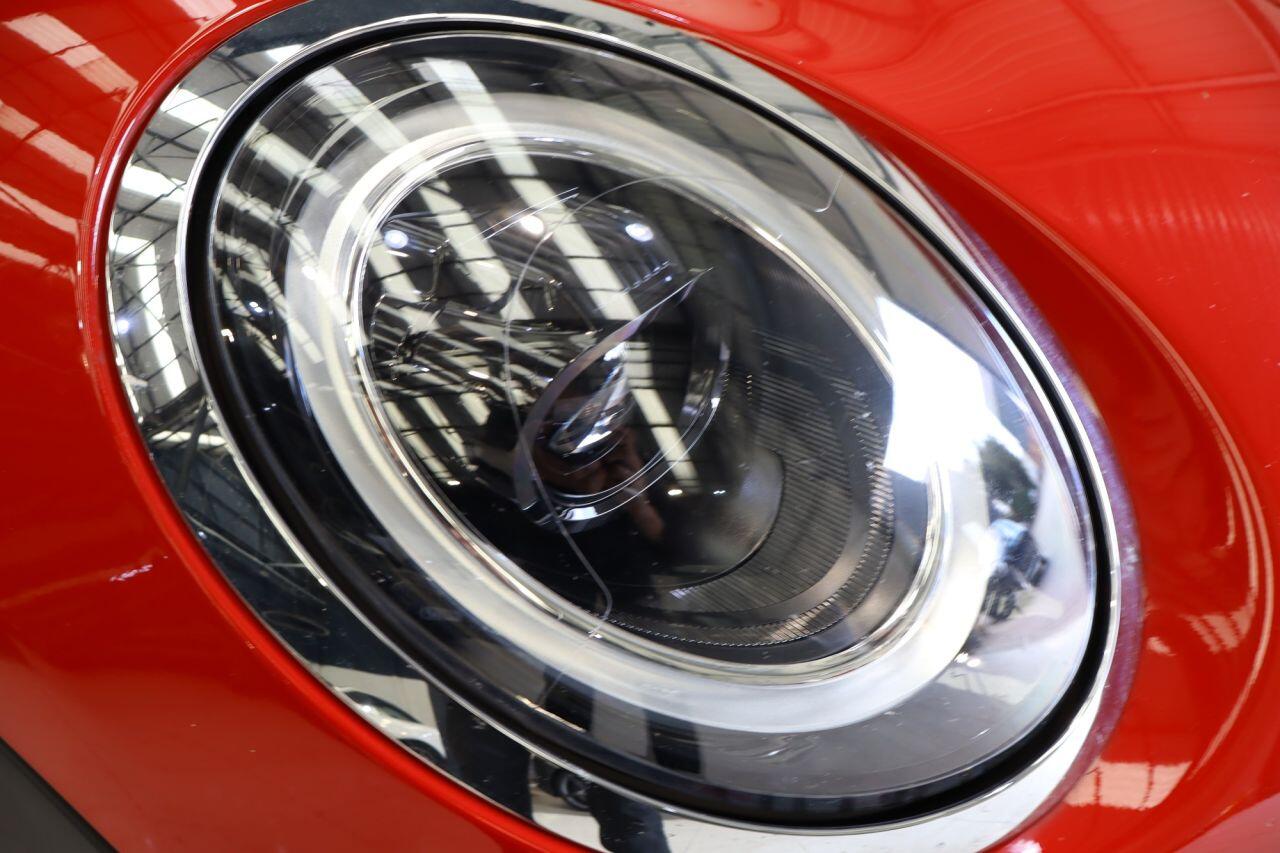 Mini Convertible view 6