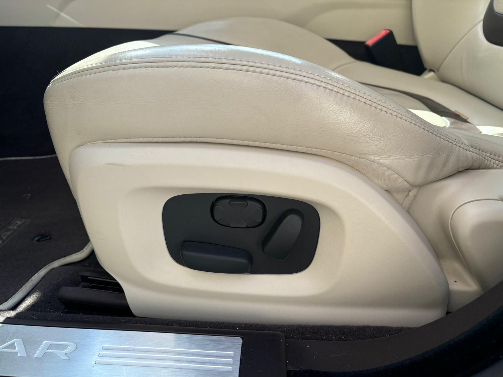 Jaguar XF view 22