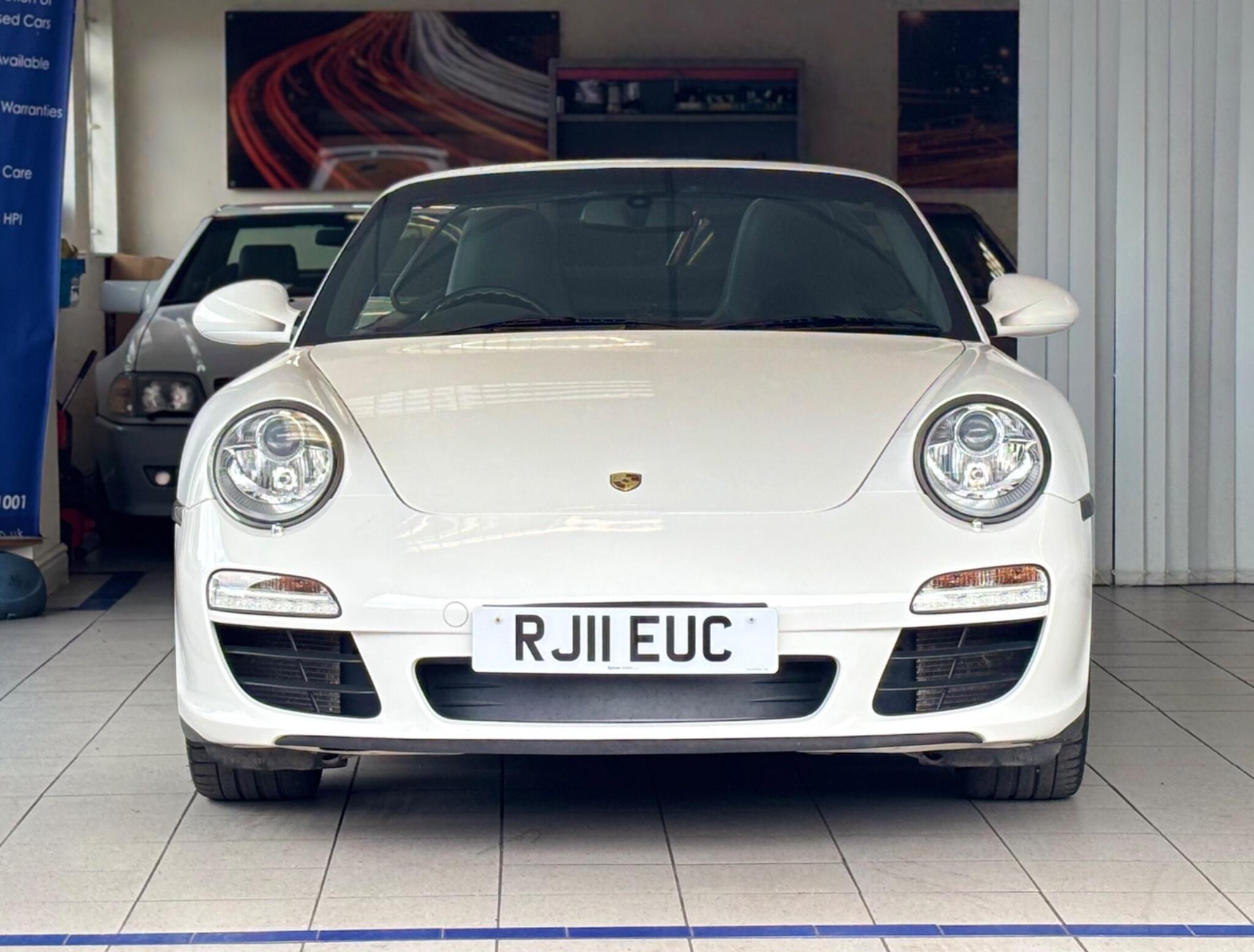 Porsche 911 view 2