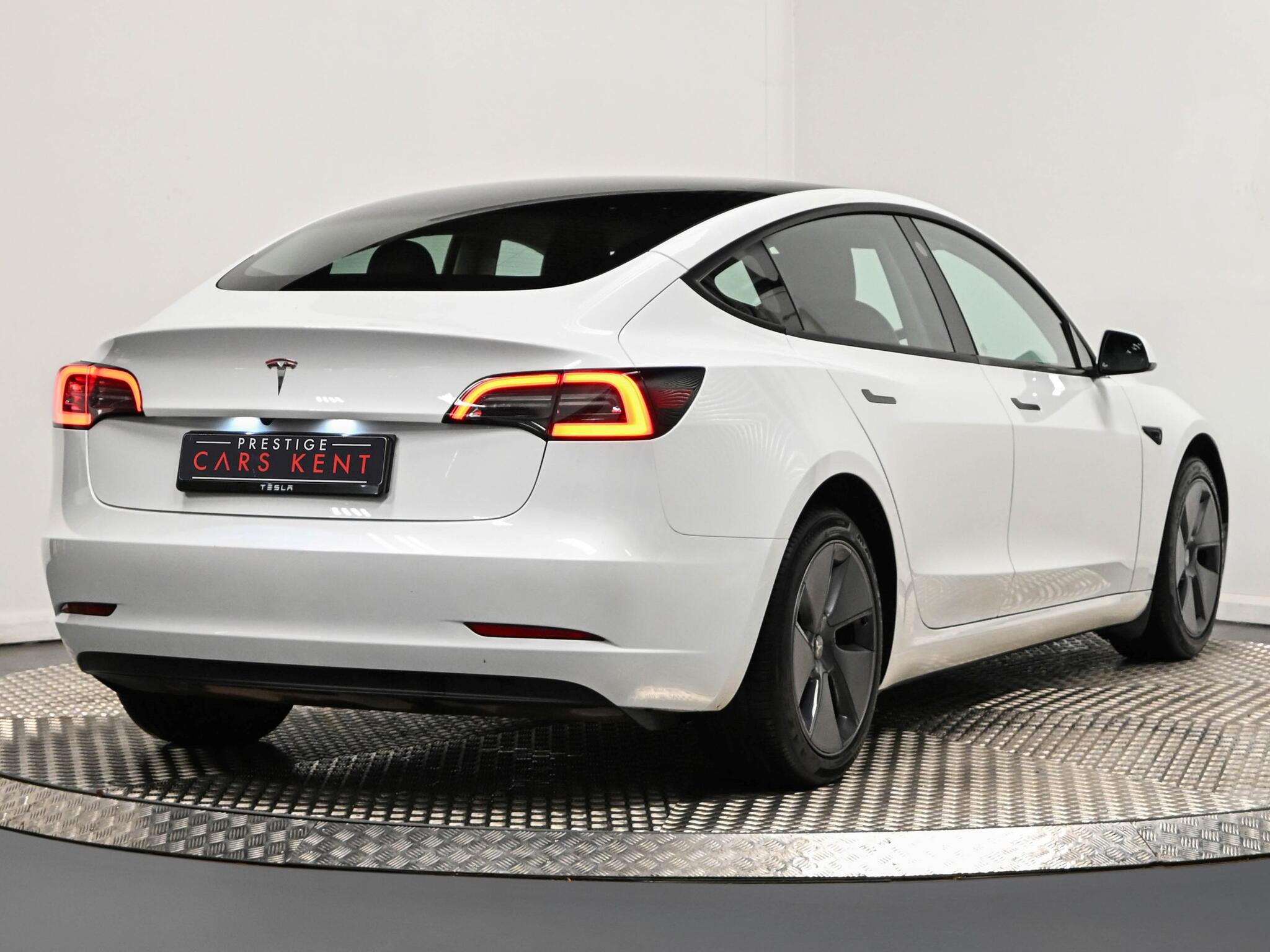 Tesla Model 3 view 34