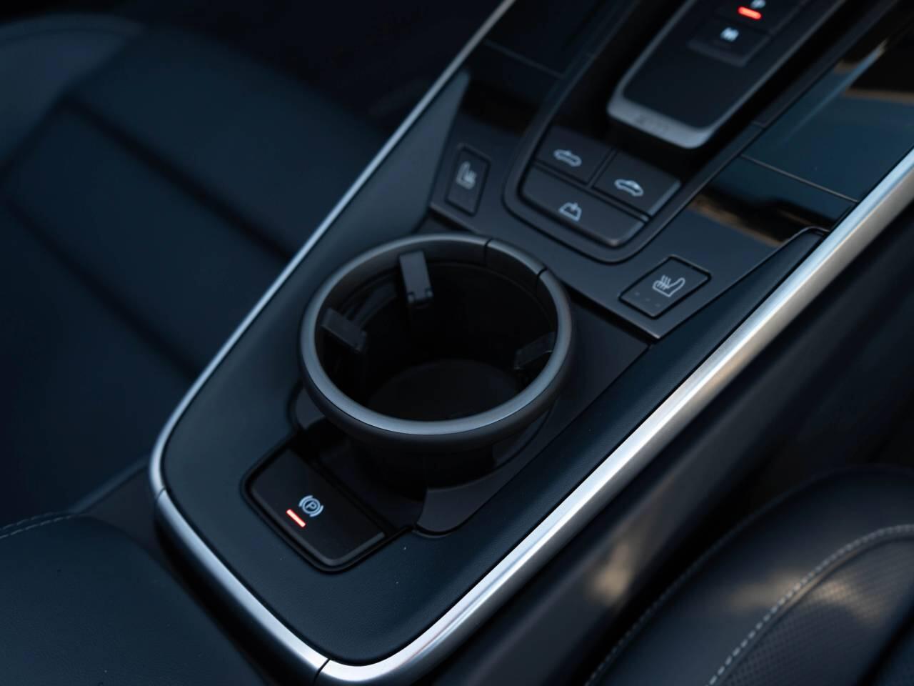 Porsche 911 view 28