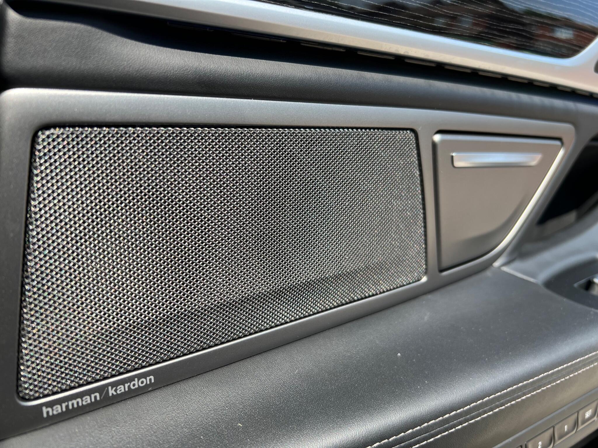 BMW 7 Series view 61