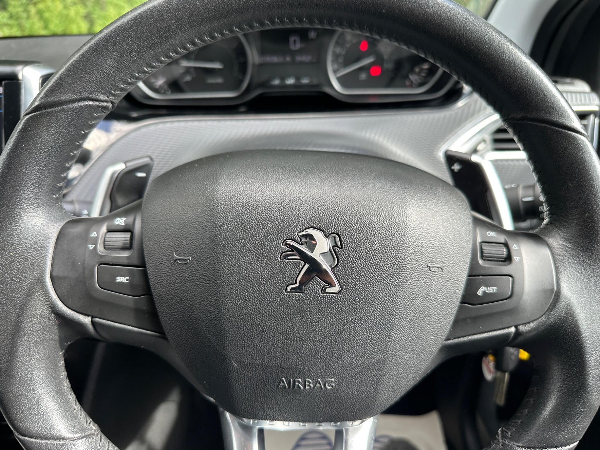 Peugeot 208 view 27