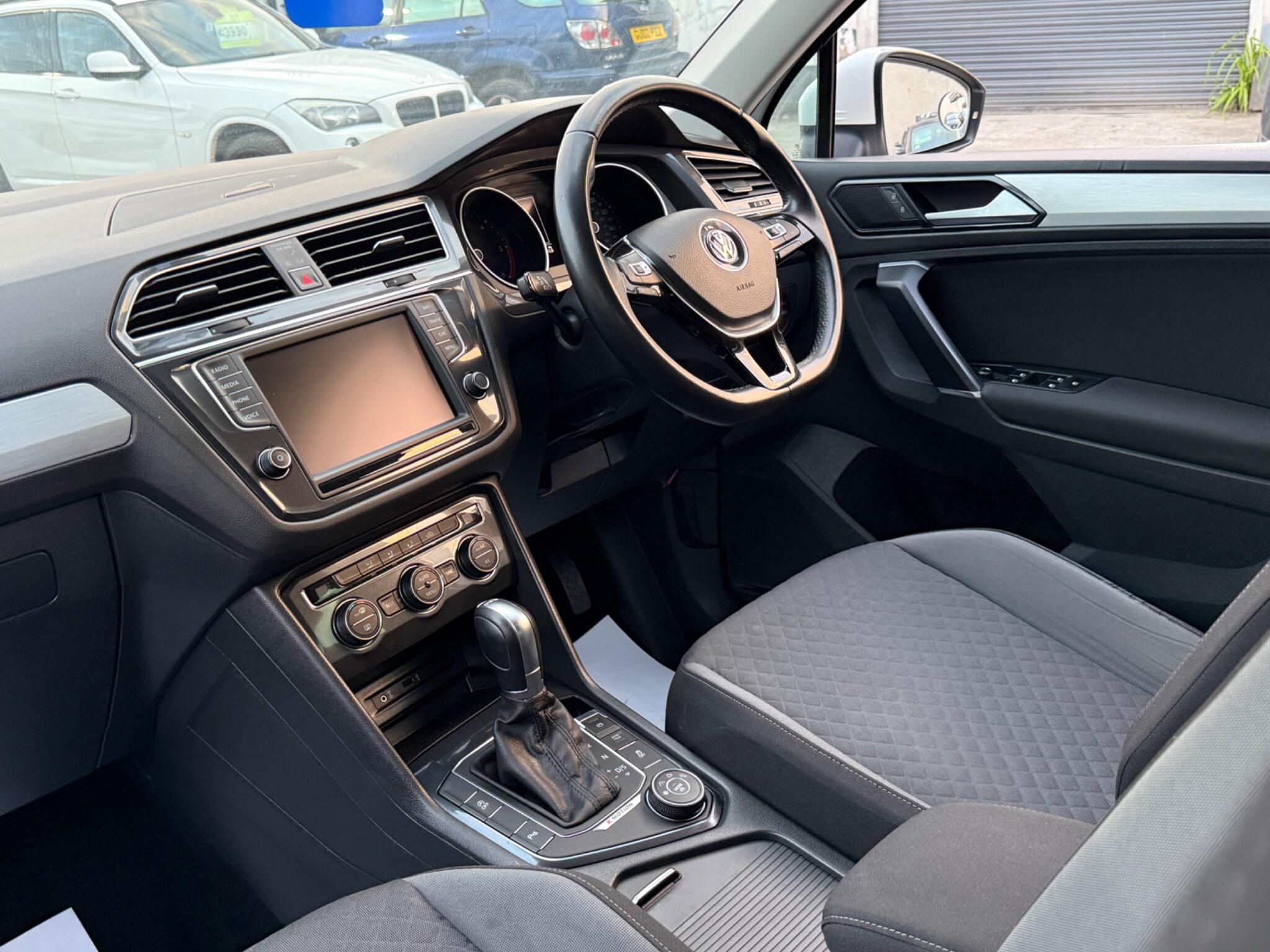 Volkswagen Tiguan - Image 64