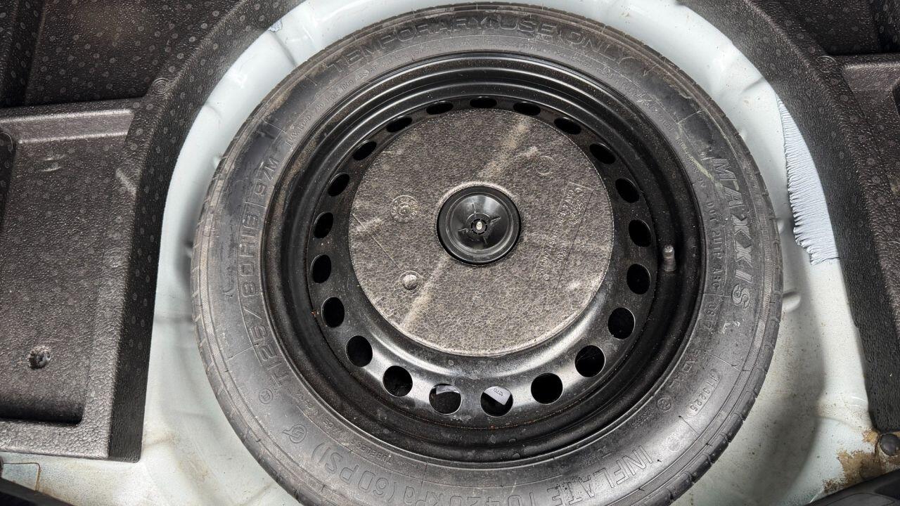Ford C-Max view 35