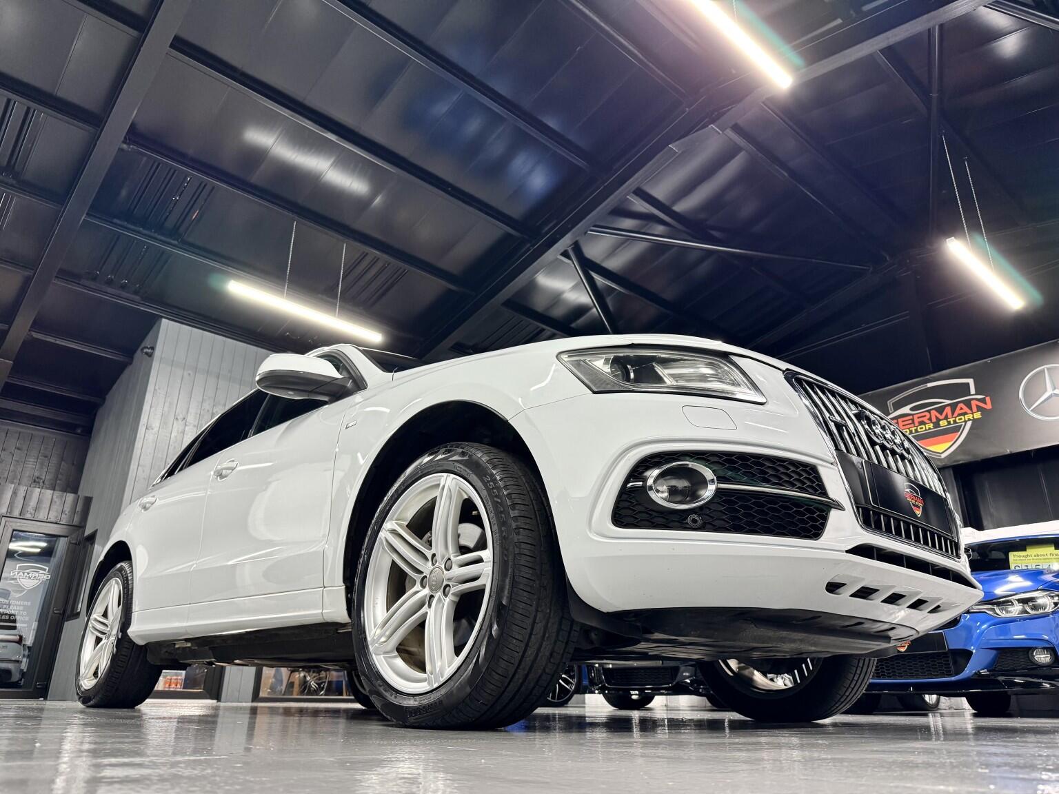 Audi Q5 view 7