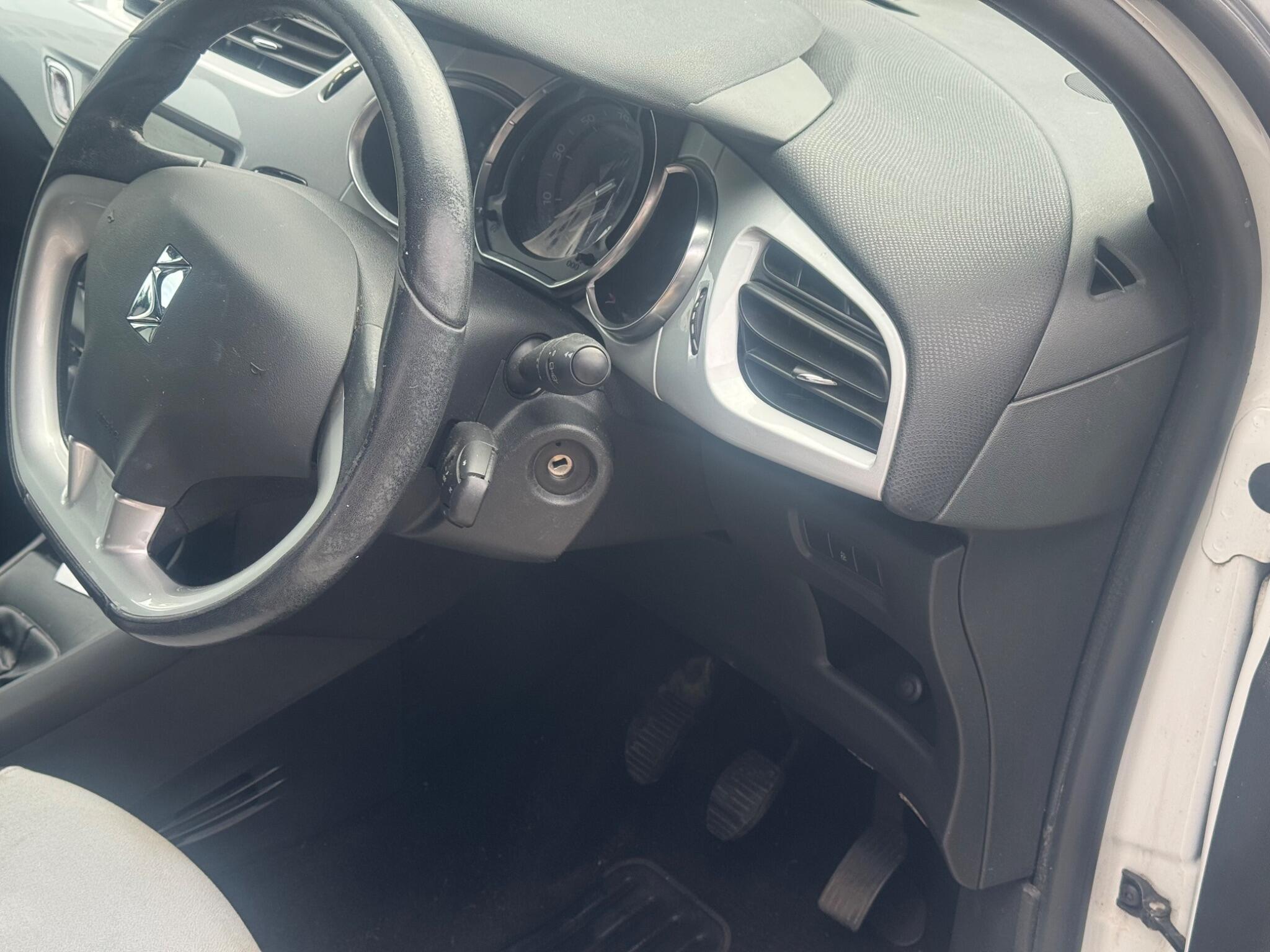 Citroen DS3 view 33