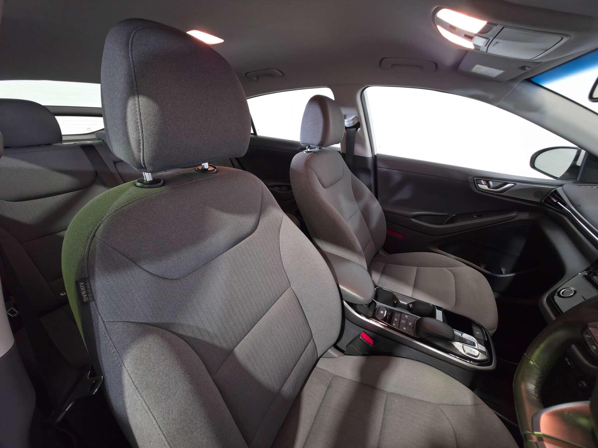 Hyundai Ioniq view 19